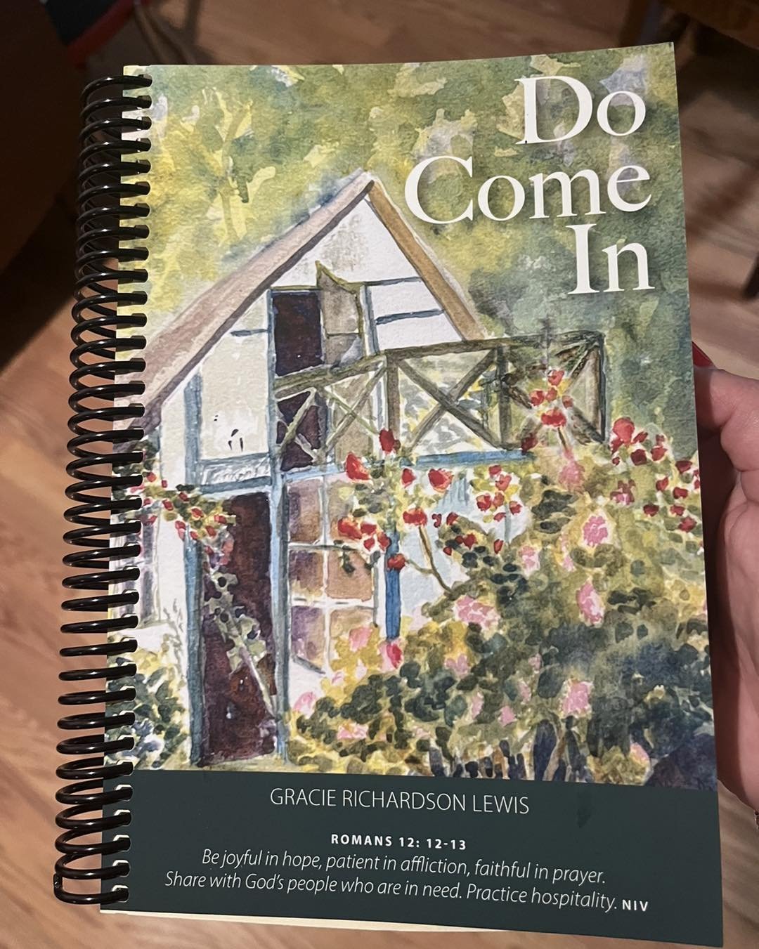 Meet the author behind this guide to southern hospitality as it starts in the kitchen! Gracie Richardson Lewis will be in the store on Saturday April 20th and Monday April 22nd signing copies of her cook book &ldquo;Do Come In! 

#localauthors #lynch