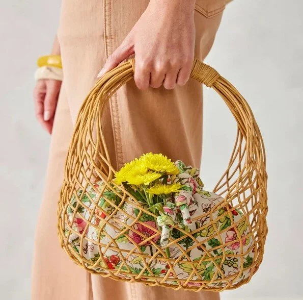 Vera Bradley: where chic meets practical 🌼

 #verabradley #springstyle #shoplocal #lynchburgva