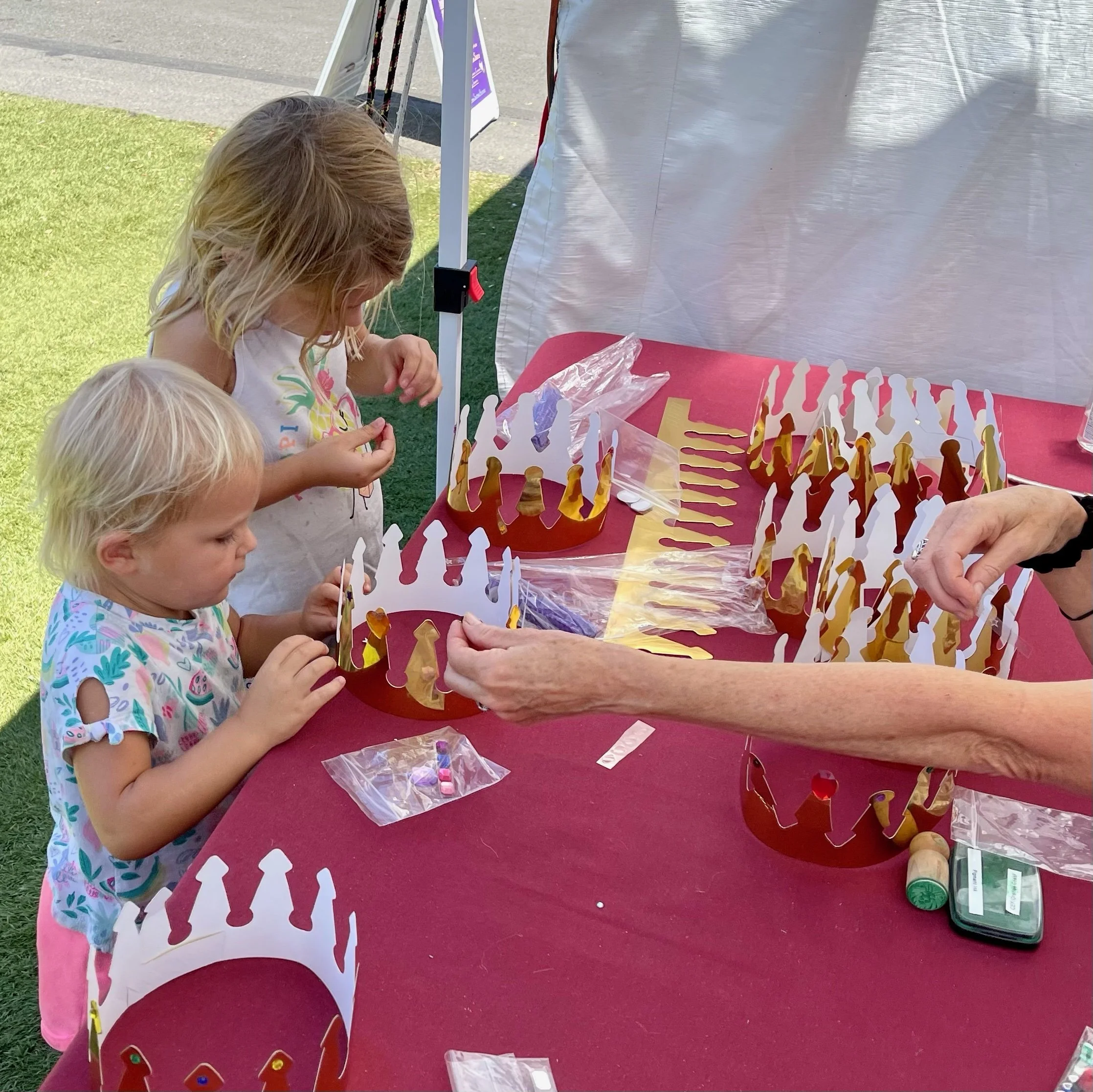 Fair+Kids+Making+Crowns+(1).jpeg