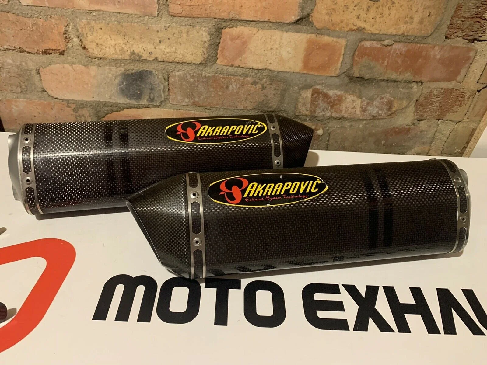 Kawasaki zx10r Akrapovic Carbon Fibre Twin Exhaust End Can Silencers 2006-2007