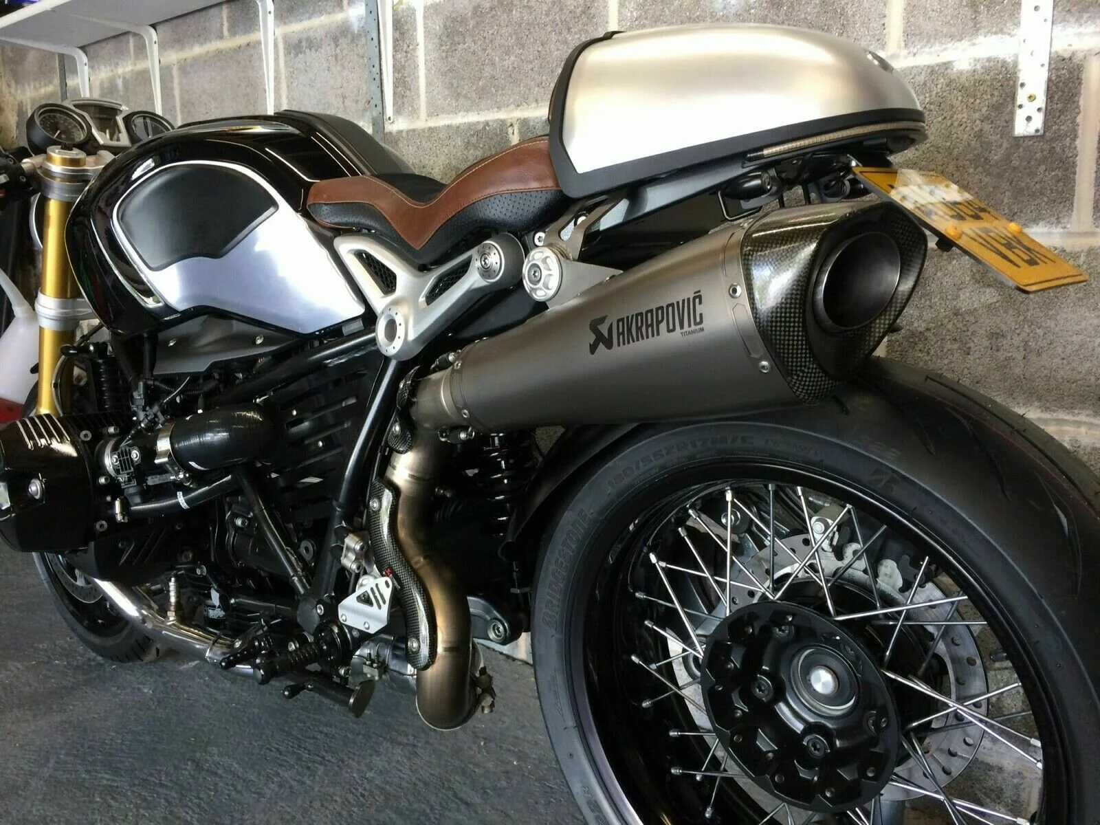 BMW R NINE T Akrapovic Titanium Exhaust end can And High Level Link Pipe Carbon