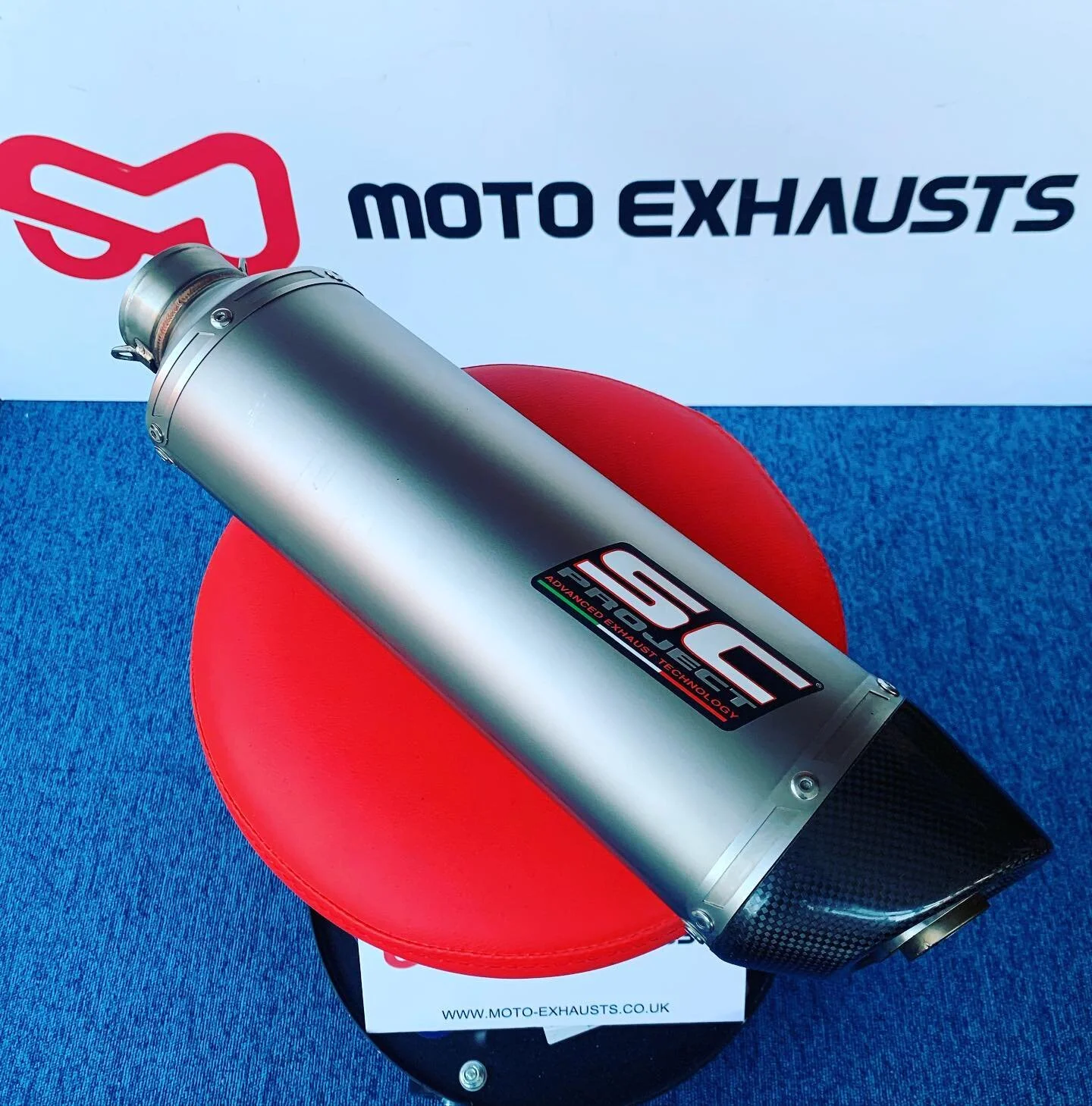 A fine example of a SC Project Exhaust for the BMW R1200GS. Nearly 3kg lighter and increased horsepower of 2.7bhp over the stock exhaust. All for under £300 delivered ๐ฅ #bmw #r1200gs #bmwmotorrad #scproject #exhaust #motorsport #tourer #advent