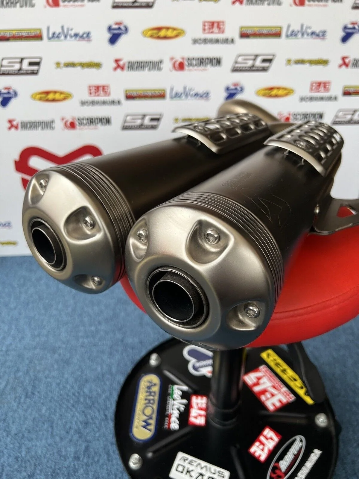 BMW R NINE T R9T URBAN SCRAMBLER AKRAPOVIC EXHAUST SILENCER — Moto Exhausts