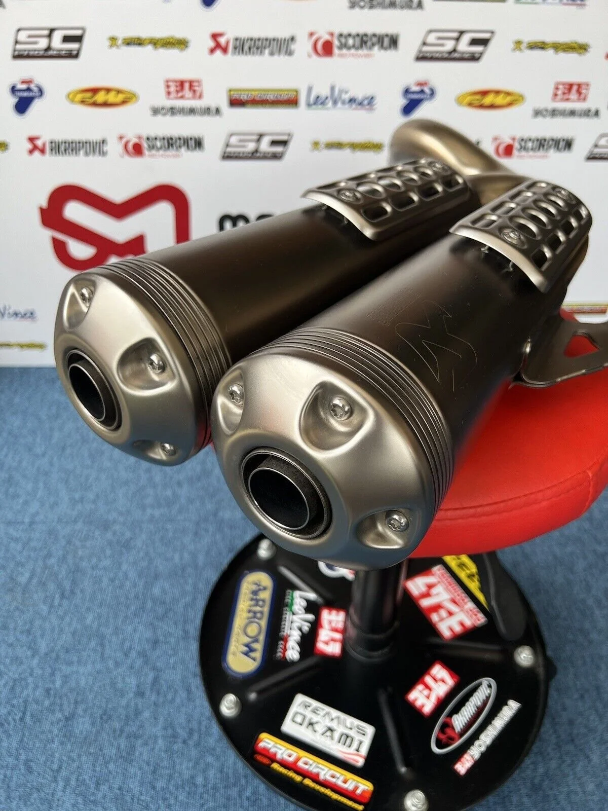 BMW R NINE T R9T URBAN SCRAMBLER AKRAPOVIC EXHAUST SILENCER — Moto Exhausts