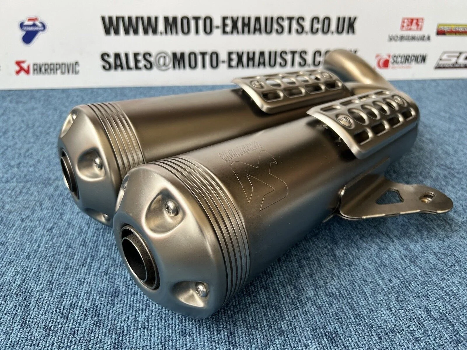 BMW R NINE T R9T URBAN SCRAMBLER AKRAPOVIC EXHAUST SILENCER — Moto Exhausts