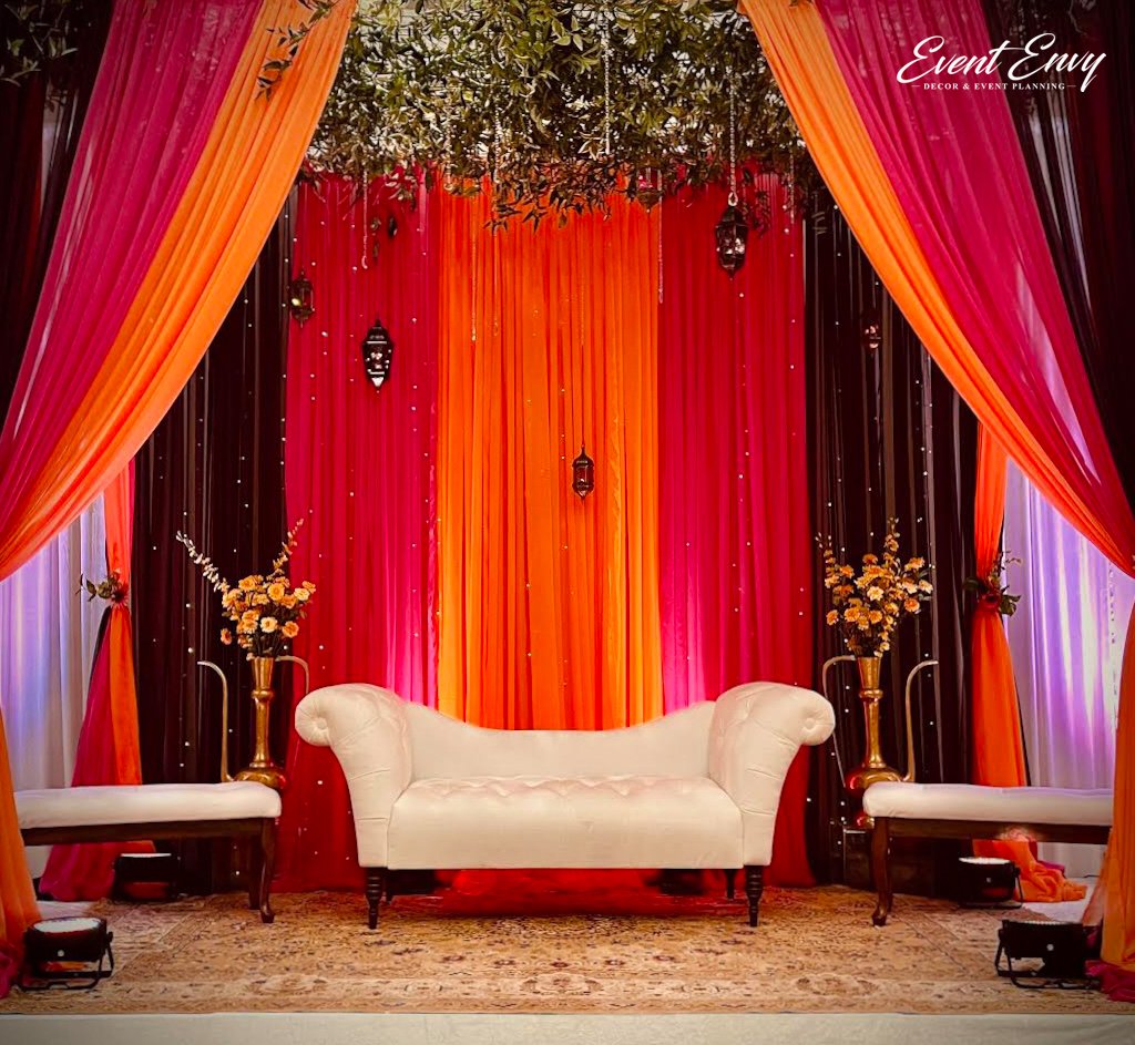 Curly Fries: MEHNDI NIGHTS: Mehndi Stages - Organza & Fairy Lights