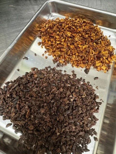 Almendra blanca vs Semuliki nibs.jpg