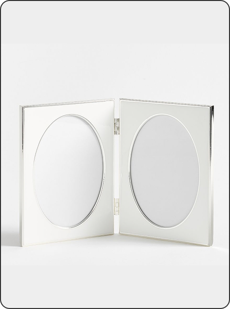 Bifold Oval Frame