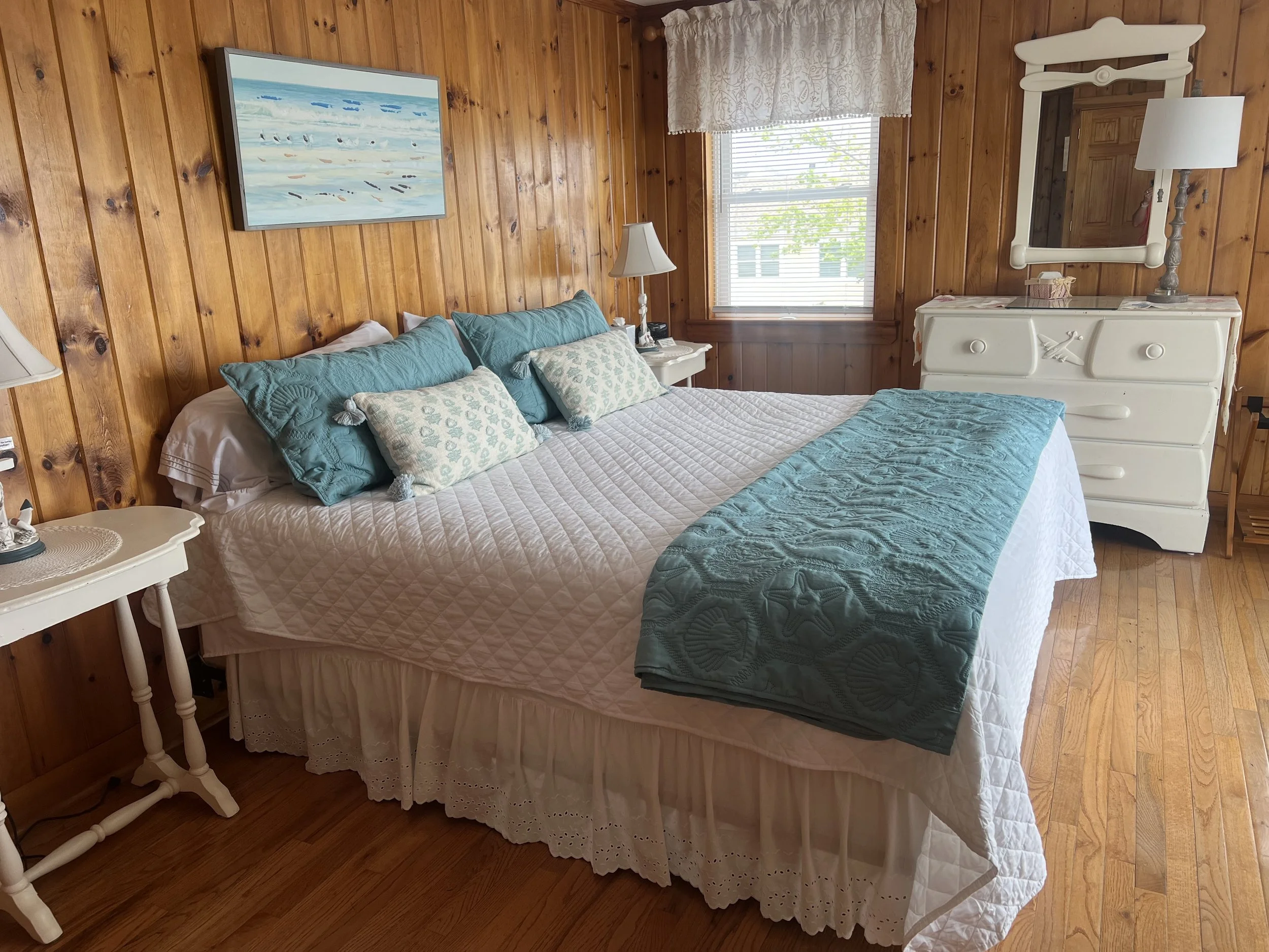 Peekytoe Crab- Master Bedroom King 2nd Floor