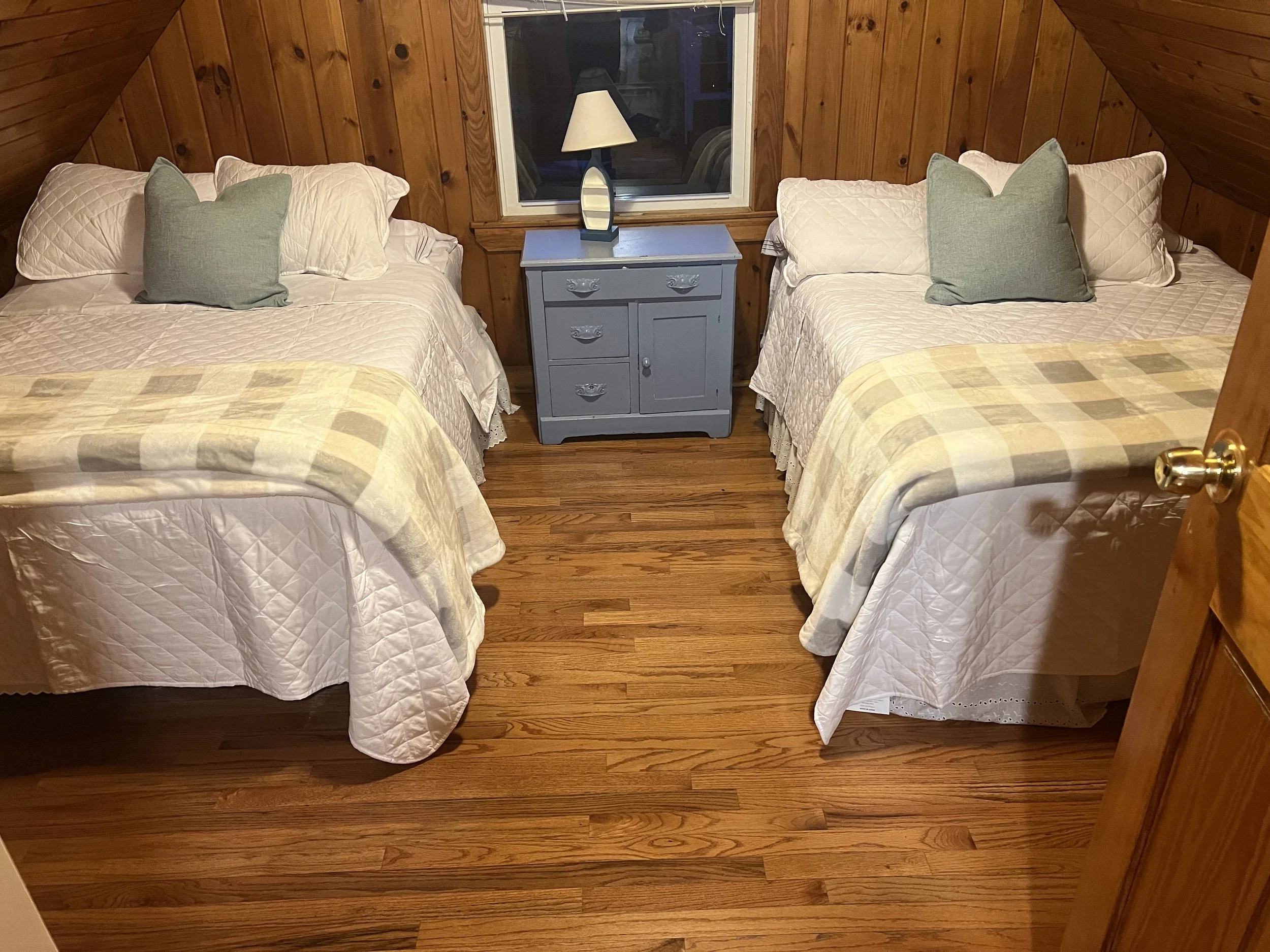 Sand Crab-Double Beds in the Carriage House floor 2