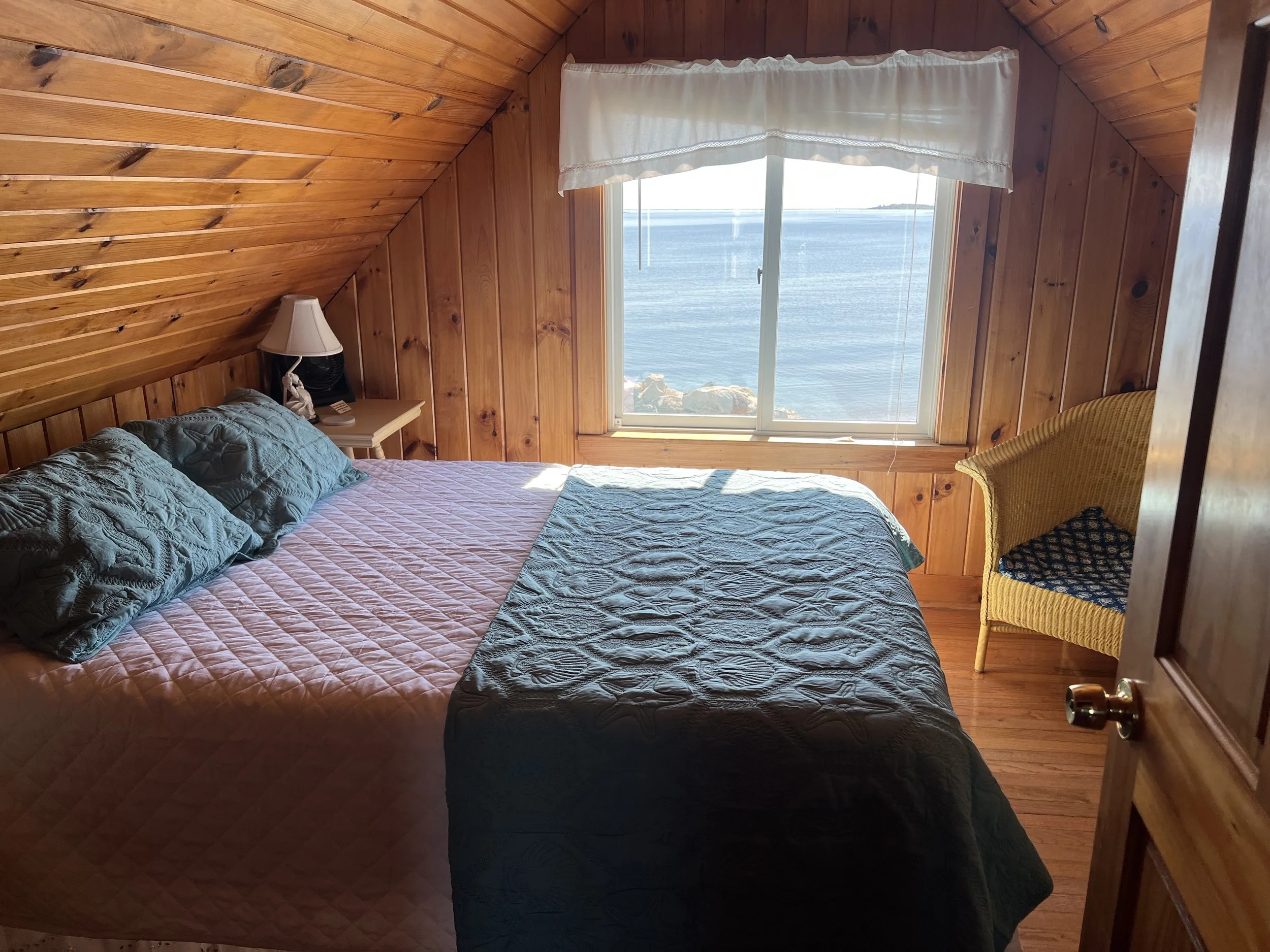 Sand Crab- Queen Bed Carriage House Floor 2