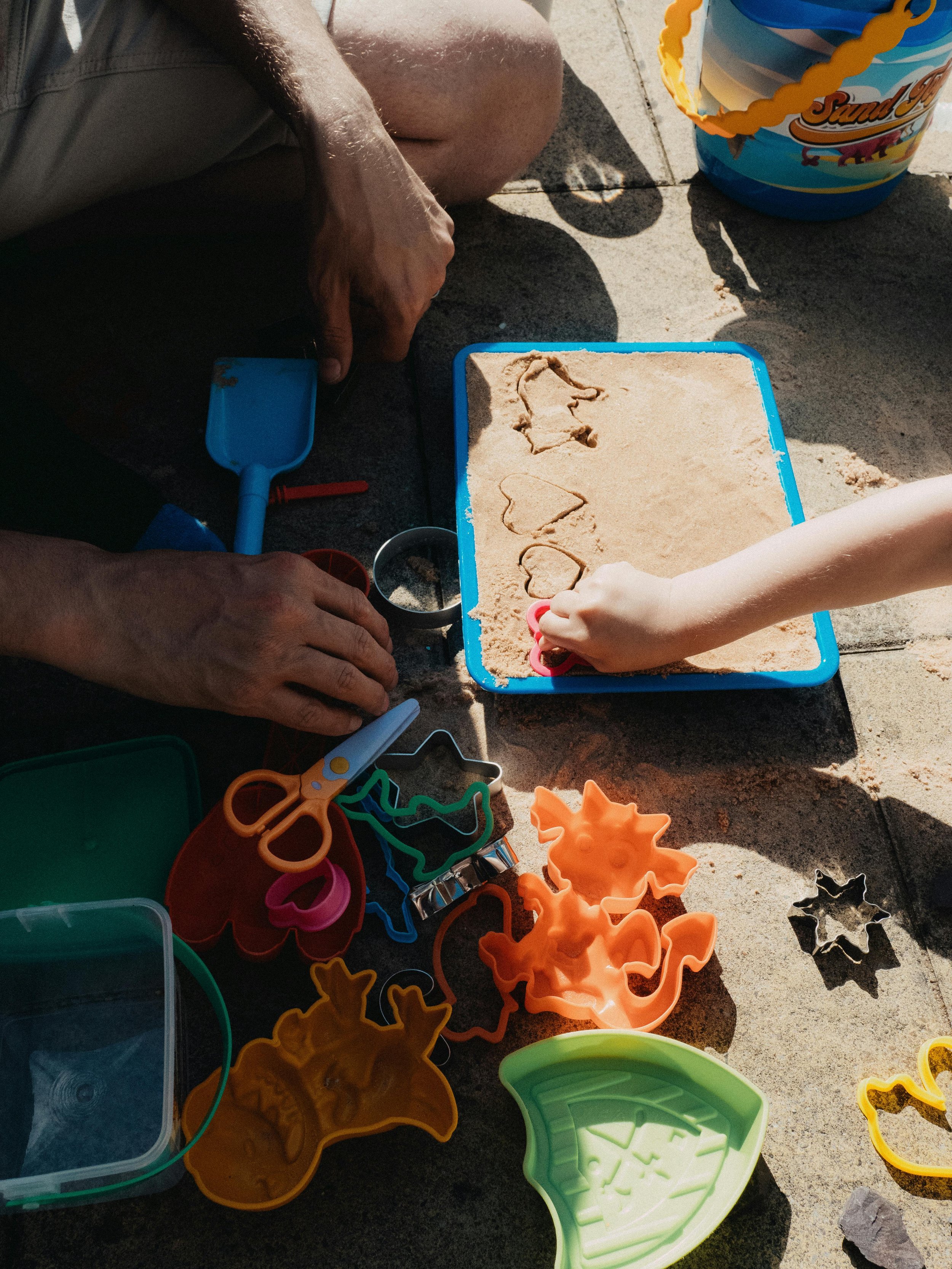 3.21.26 Stories in the Sand: Using Sandtray in Play Therapy (Sand Tray Included!)