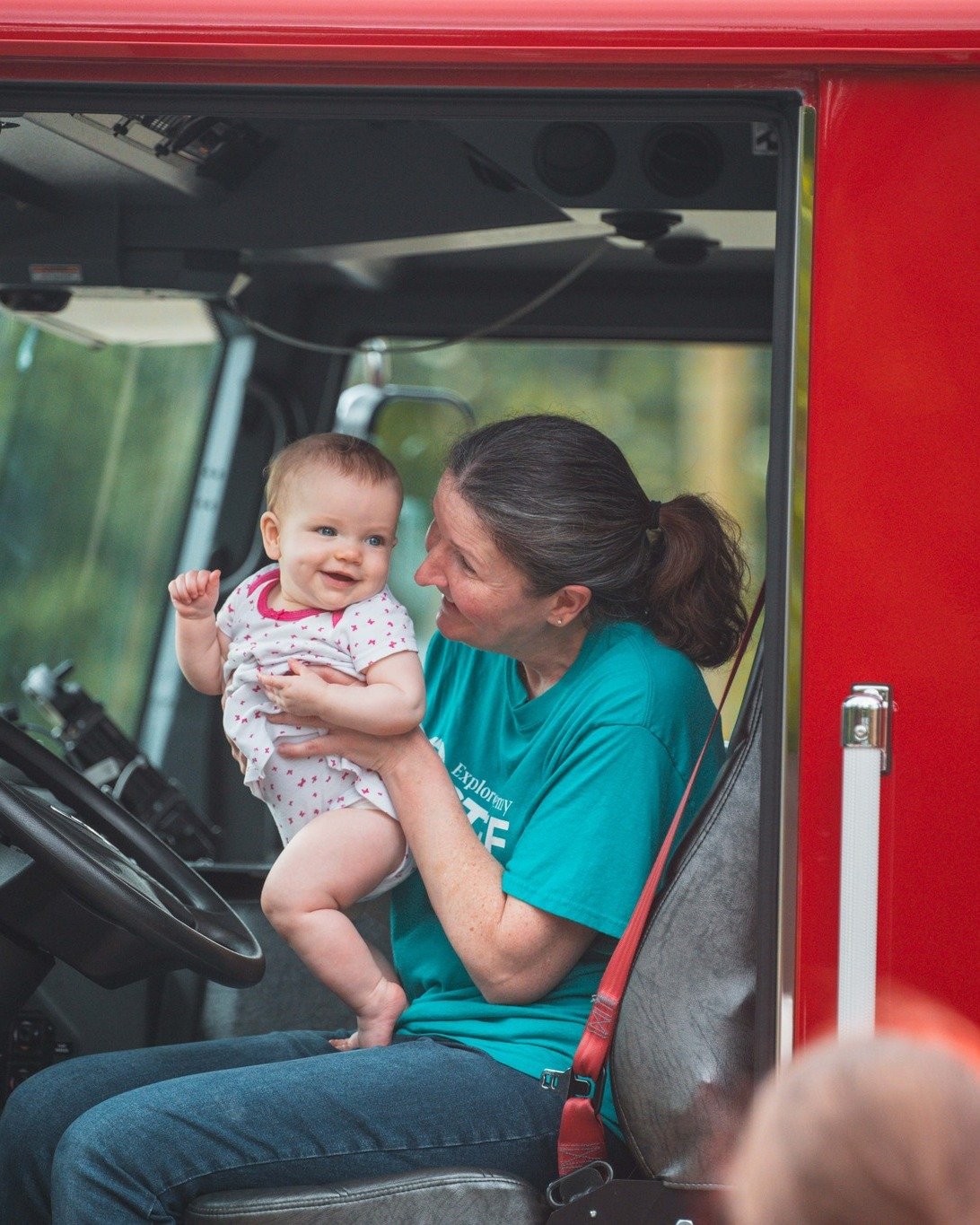 🚒✨ Big smiles, little hearts, and one unforgettable visit!

A huge thank you to the incredible team at the @littlerockfire for bringing the fire engine and sharing a special moment with our preschoolers! 🚨👧🏽👦🏻

Getting to explore the truck, see