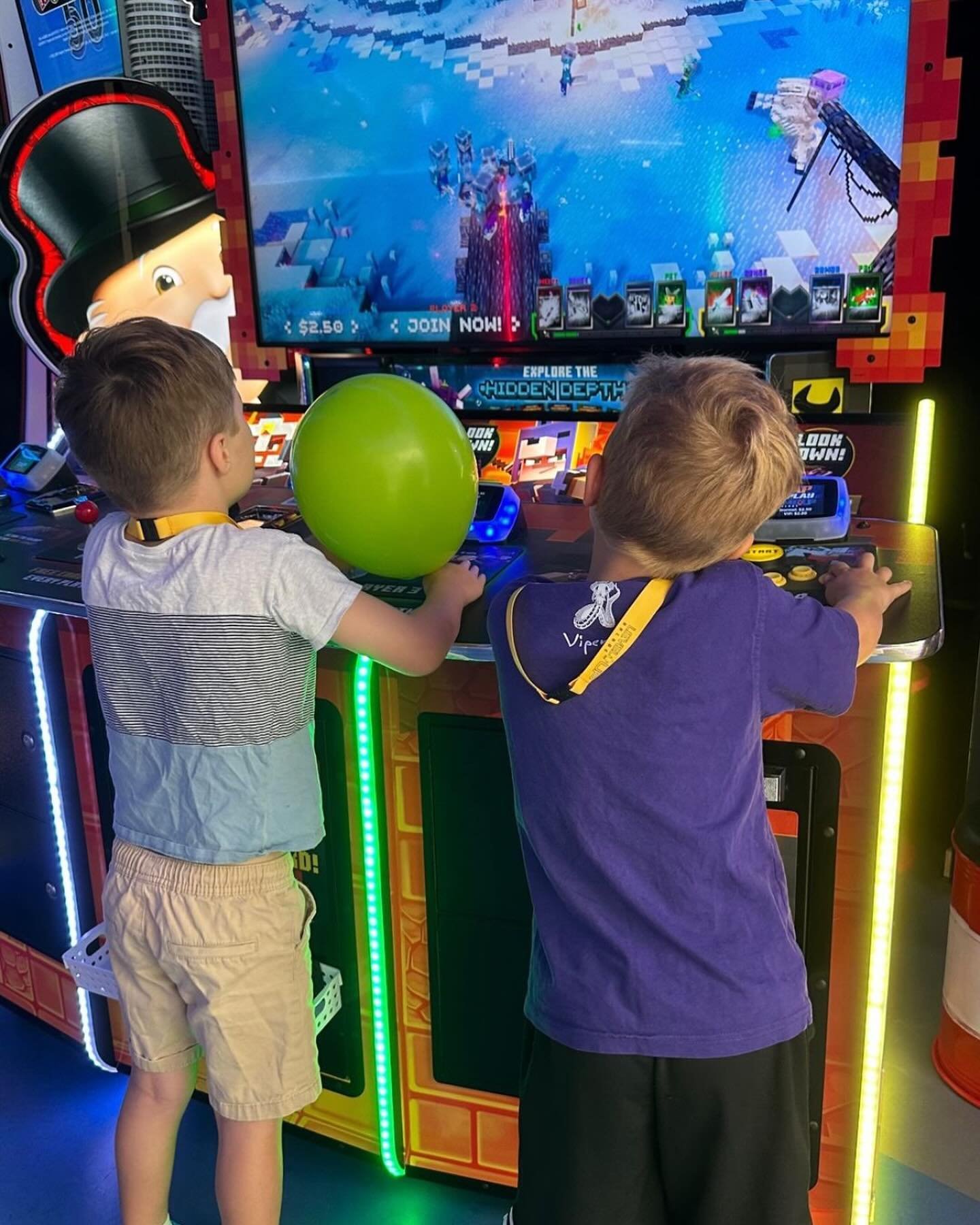 When your mates choose to celebrate their birthday @leveluparcade_broadbeach 👏👌👍🙌
📸 @lifewithsarahjade