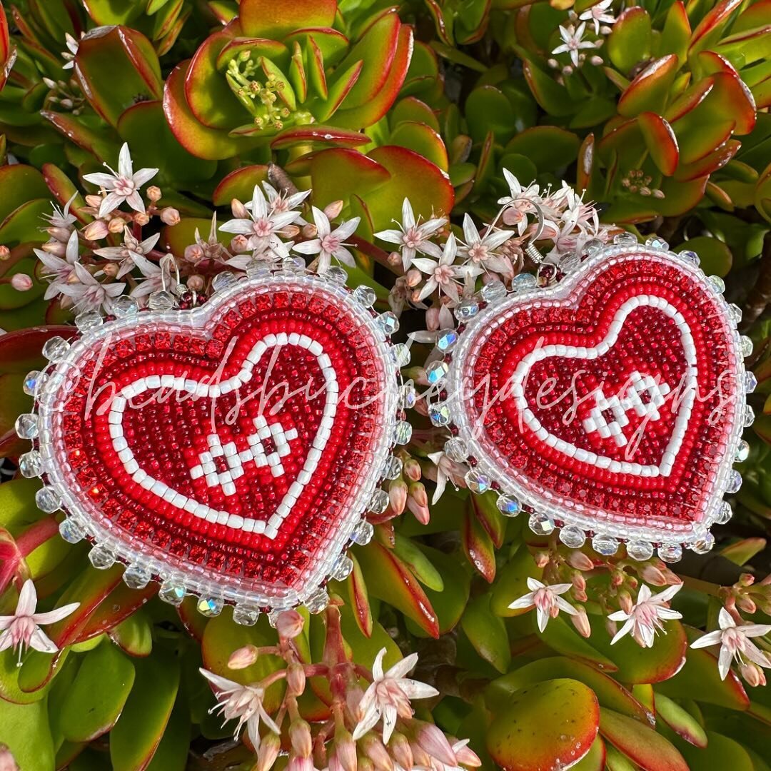 Sweetheart Beaded Earrings! Finally finished these up. They will be available for my Valentine&rsquo;s Day Collection on February 4th, 12pm pst at beadsbycheydesigns.com

#beadwork #beadedearrings #beadedearringsforsale #native #nativemade #nativeart