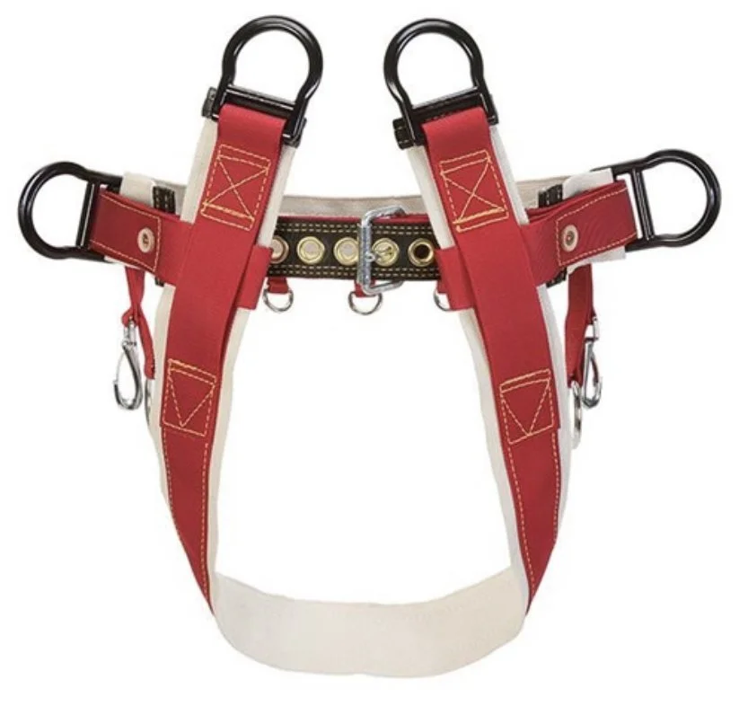 Weaver WLC-100 saddle, back section (belt) with large ‘D’ rings, without leg straps. Climbing system connects to ‘D’ rings on the butt strap. Left and right side on the belt have a small clip and ring, for handsaw and chainsaw. Tongue Buckle waist cl