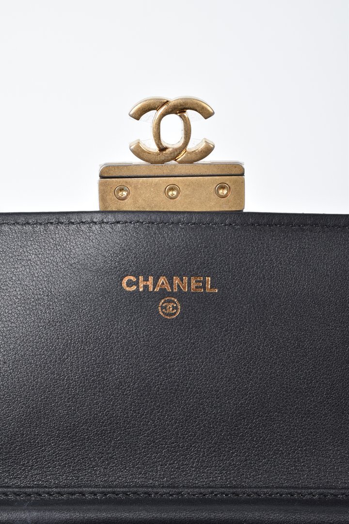 Chanel Black Lambskin Quilted Golden Class Double CC 2.0 Wallet on Chain —  Runway Story