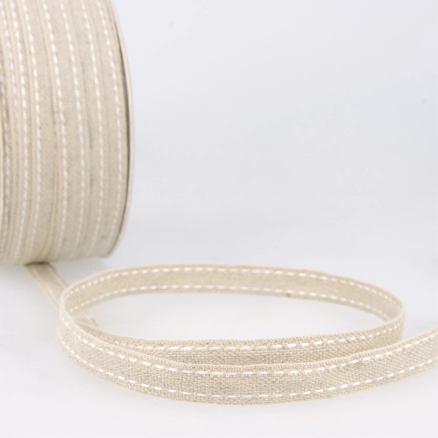 Trim: Linen: Top Stitched Trim: 10mm Wide: Natural and White: S7751040 (per metre)