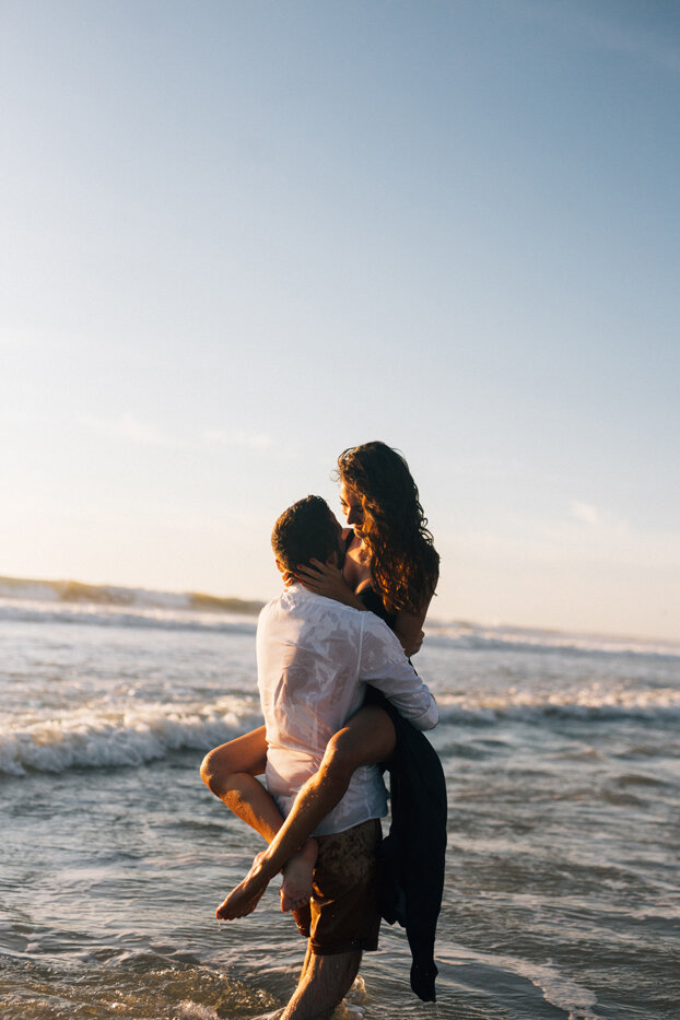 seance-photo-couple-plage-lacanau-3.jpg