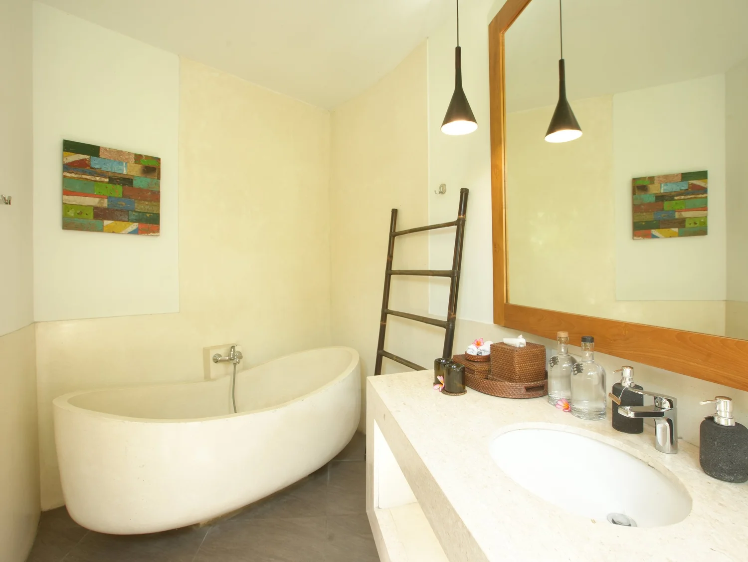 Stone bathtub in single room ensuite