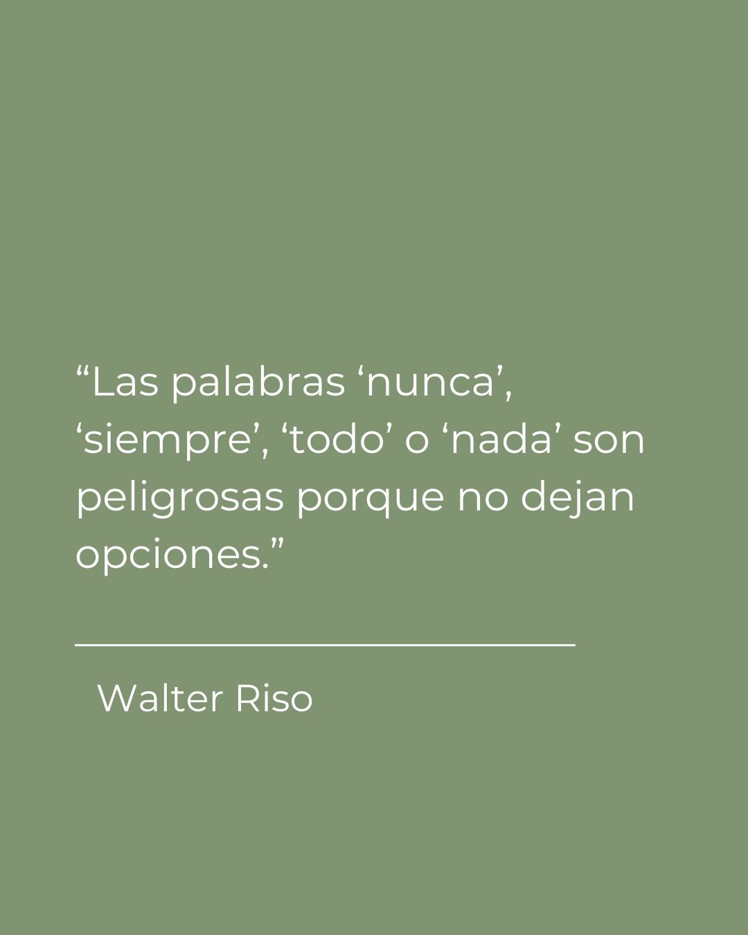 El pensamiento en blanco y negro suele aparecer cuando estamos heridos, cansados o asustados. Usar absolutos nos da una falsa sensaci&oacute;n de control, pero nos encierra en una &uacute;nica versi&oacute;n de la realidad. Cuando aprendemos a introd