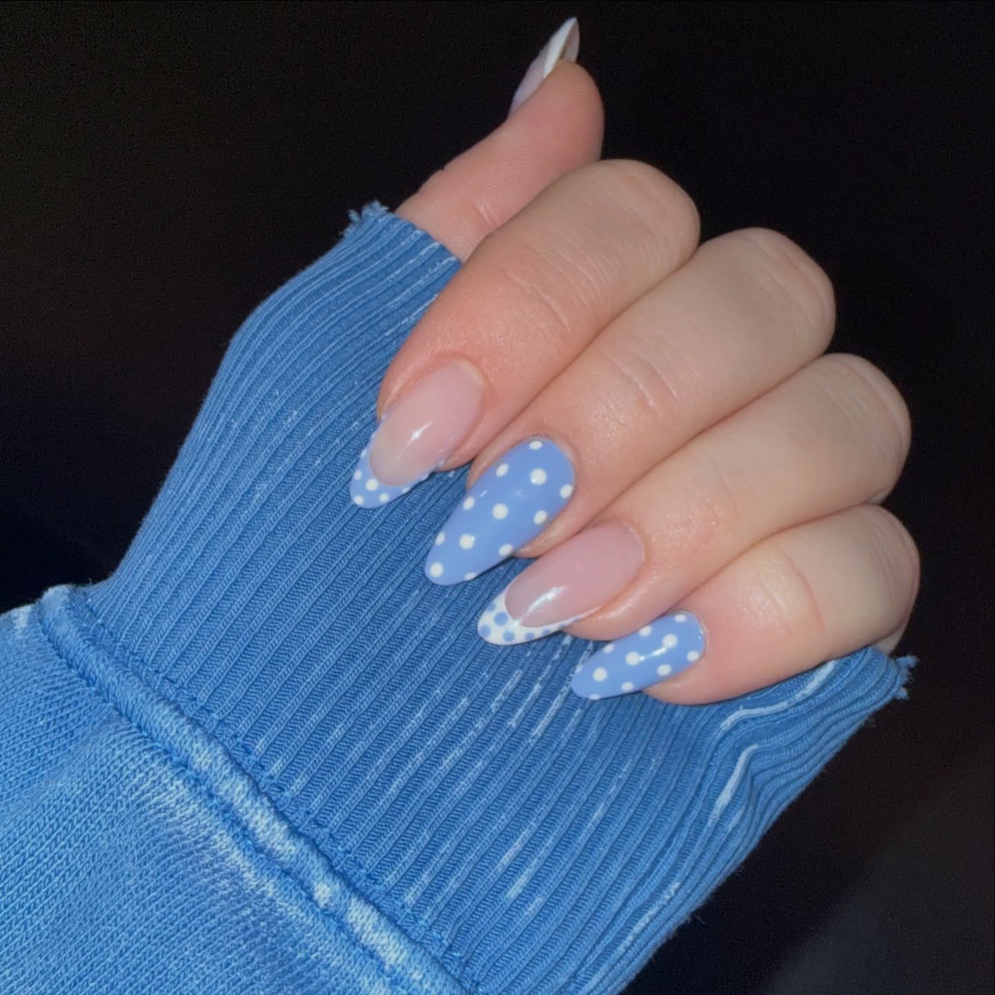 💙🦋🥏🥿🪣🩵🖌️🛋️🪁 nails