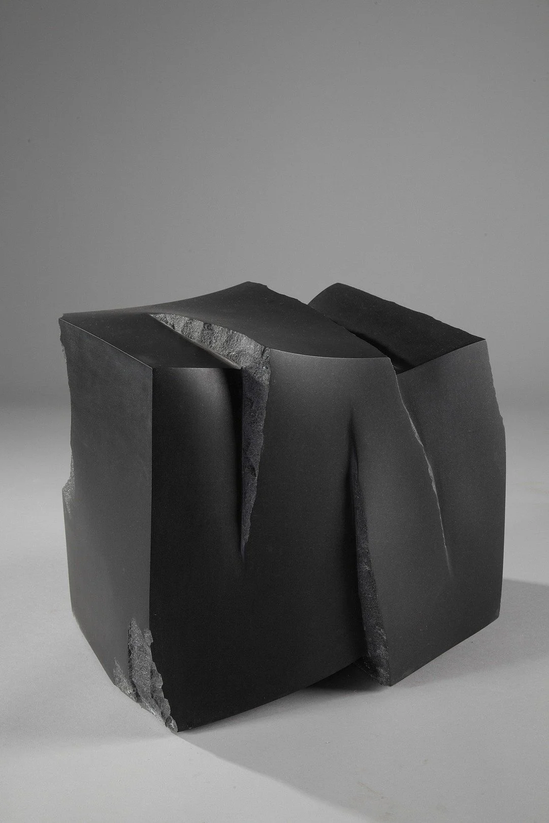 Sculpture en granite noir - Eric Theret.jpg