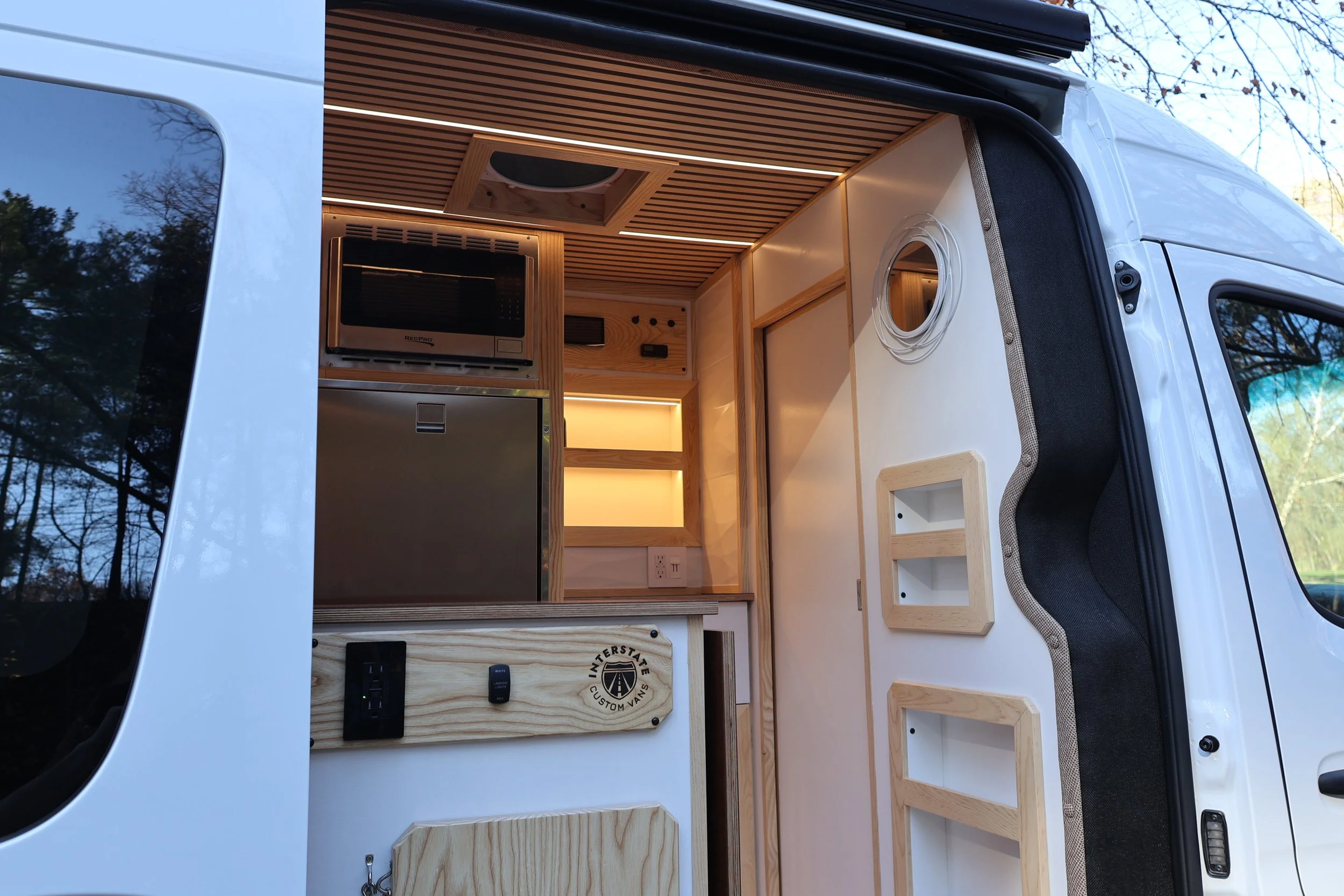 Koskisen and Ash w: Partiton Sprinter 170_3.JPG