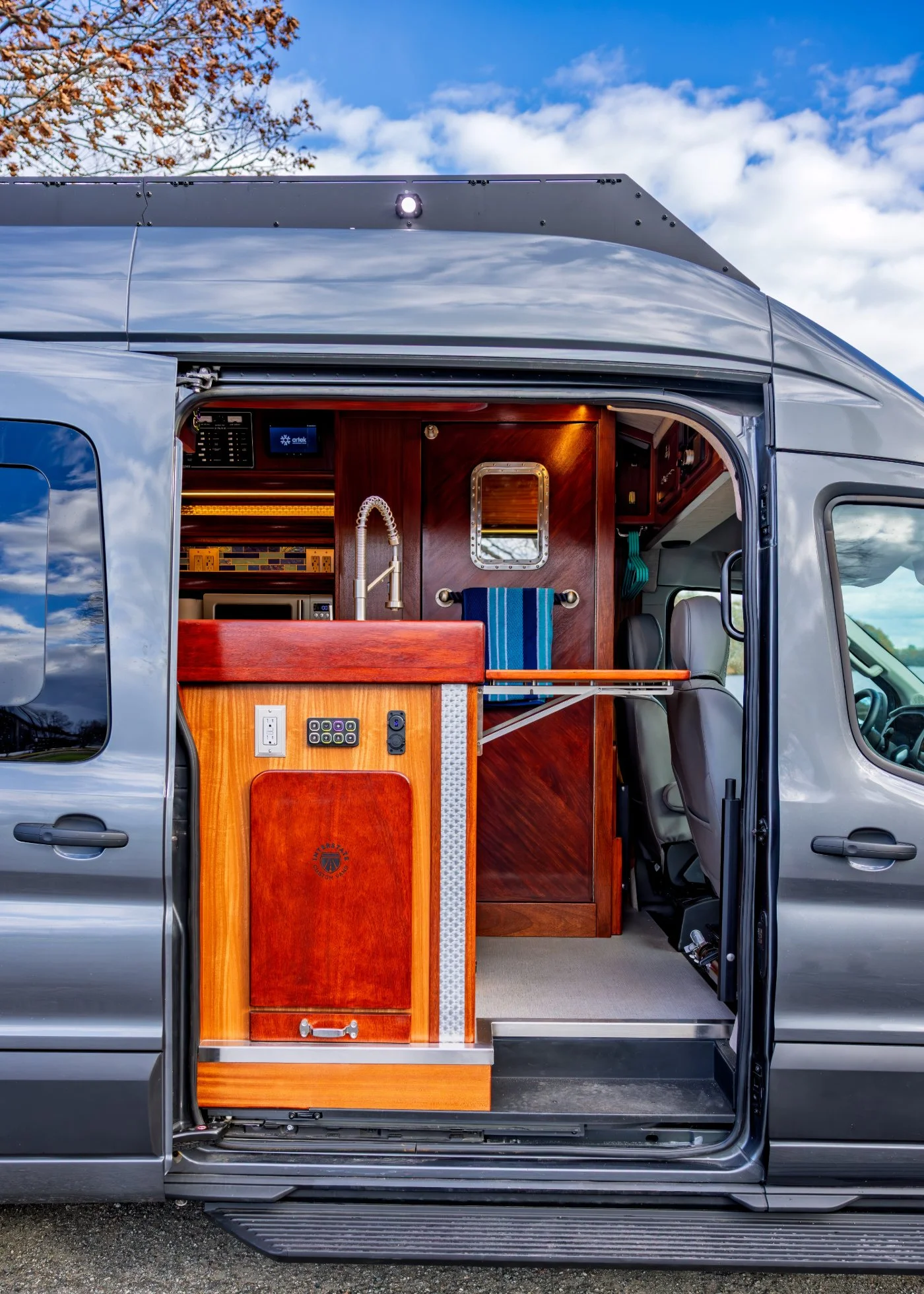 ford-trans-land-yacht