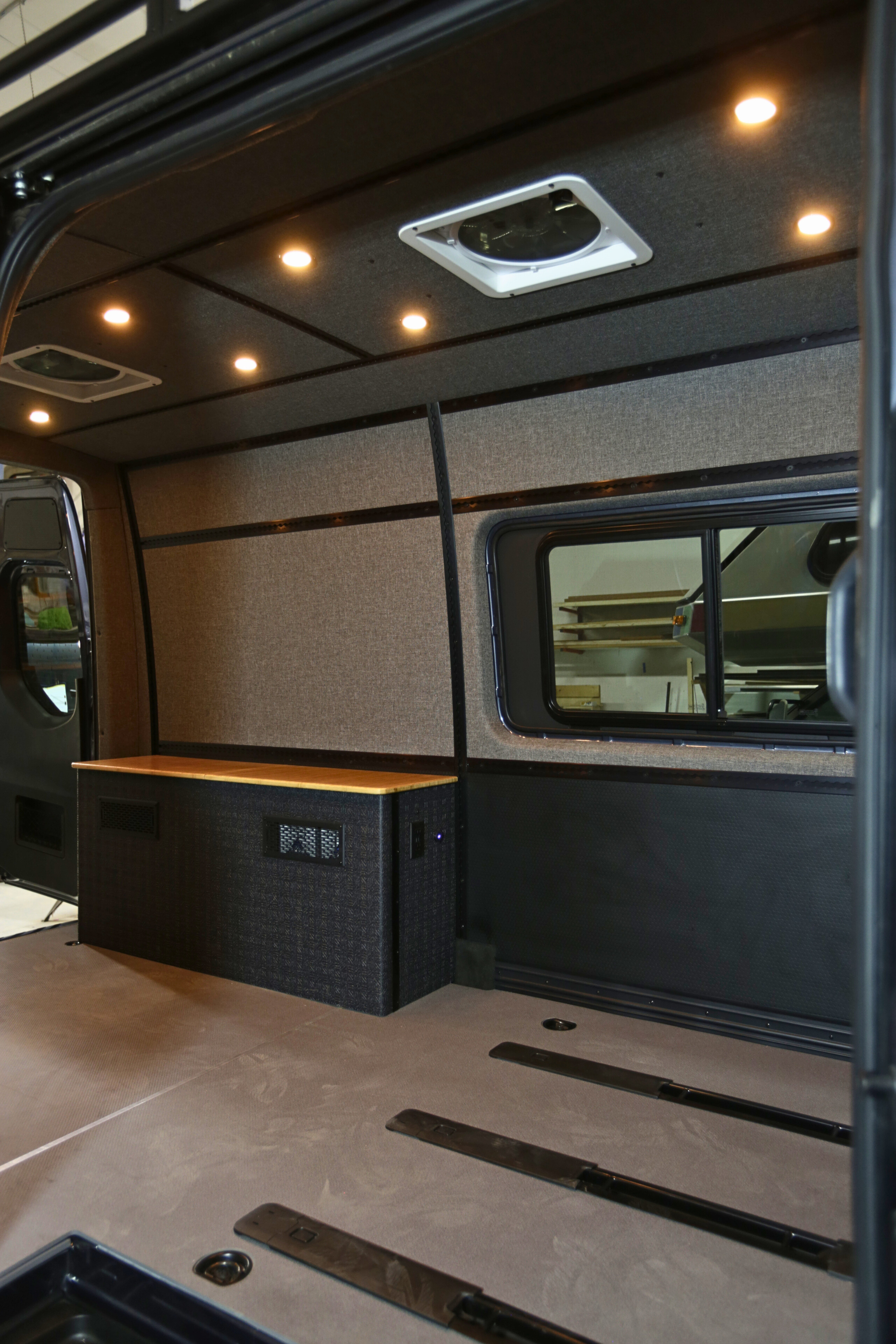 2025 Sprinter Adventure Wagon