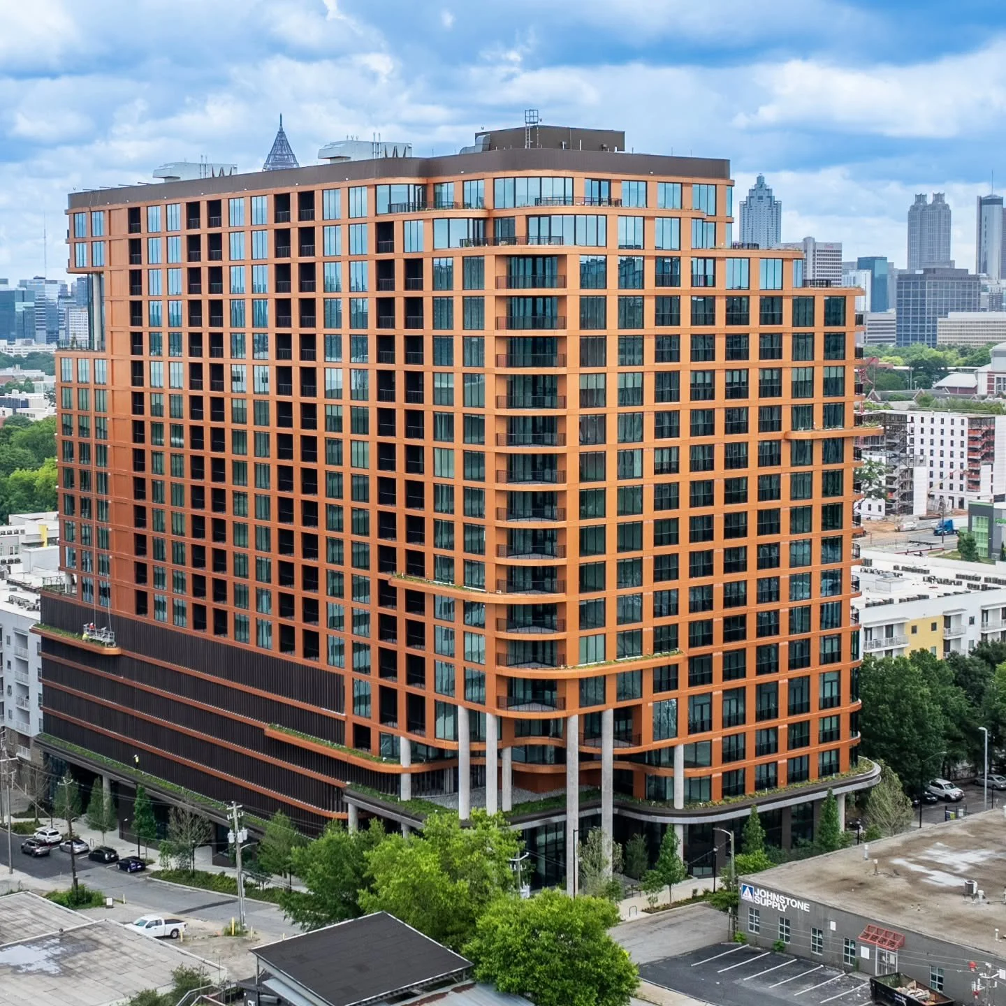 Bold design. Vibrant energy.

The Stella at Star Metals rises in the heart of West Midtown, blending modern architecture with Atlanta&rsquo;s creative spirit. Captured from above by Sky360&deg; Aerial Media.

#AtlantaRealEstate #WestMidtownATL #Stell