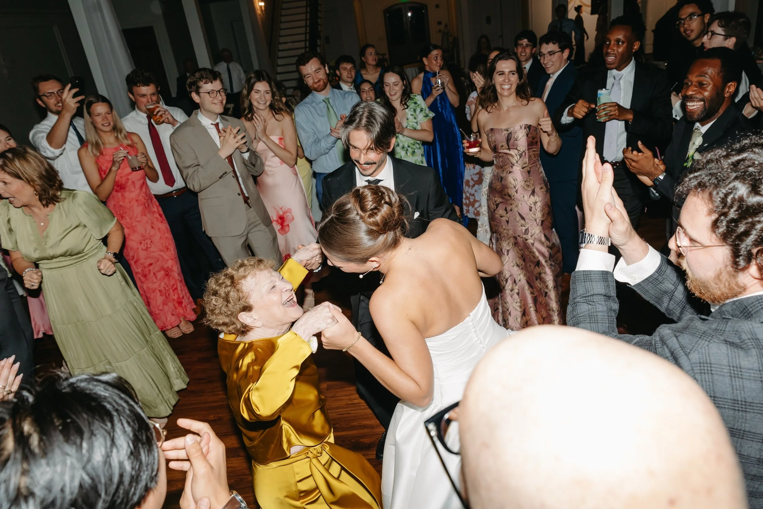 How we feel about the weekend 🕺

Photos by @alexisdimmer_ 

#wedding #chattanooga #chattanoogadj #weddingdj #weddingmusic
