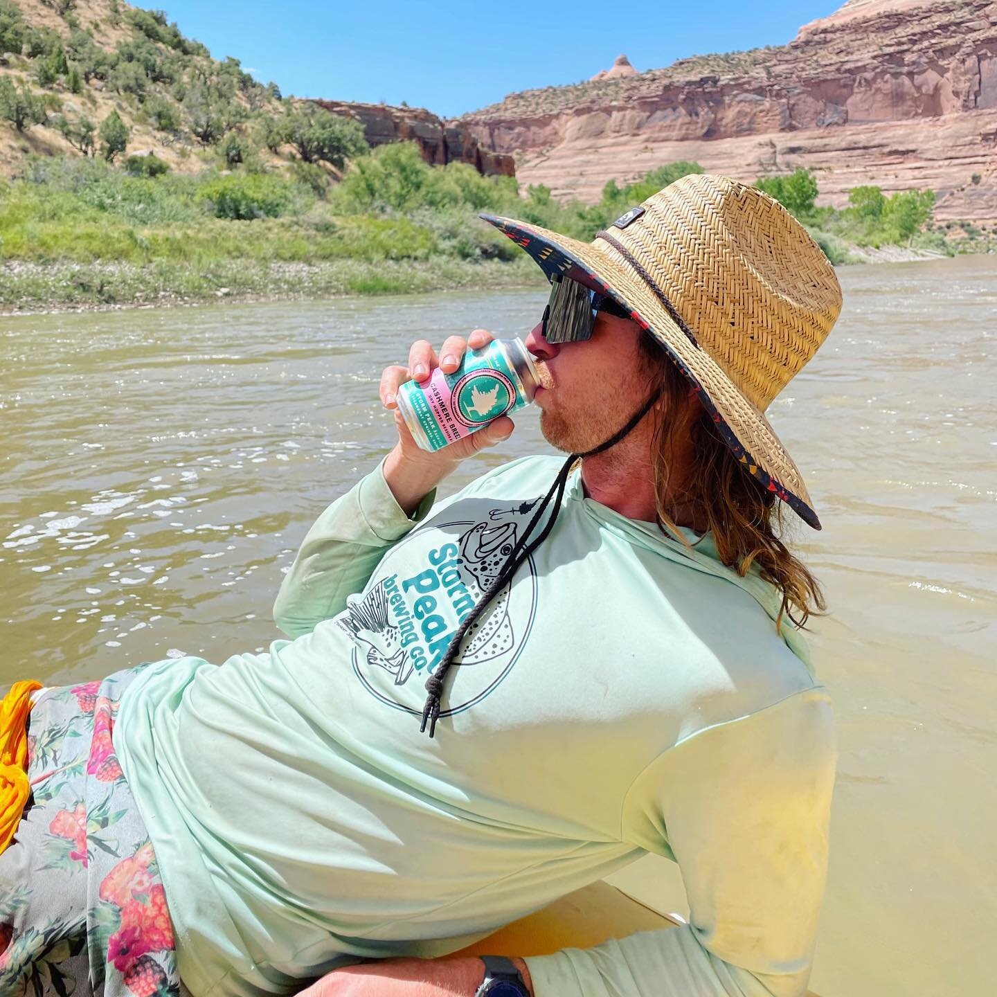 If you&rsquo;re not repping Storm Peak in at least 2 different ways, are you even summer-ing? 

#stormpeakbrewing #steamboatsprings #colorado #craftbeer #rep #river #summer #drinktheboat
