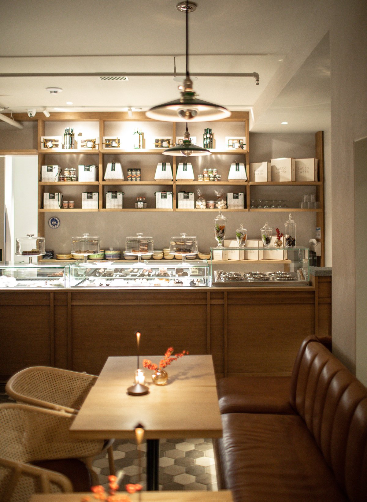 tutto_cafe_eh_12-6-22-8331.jpg