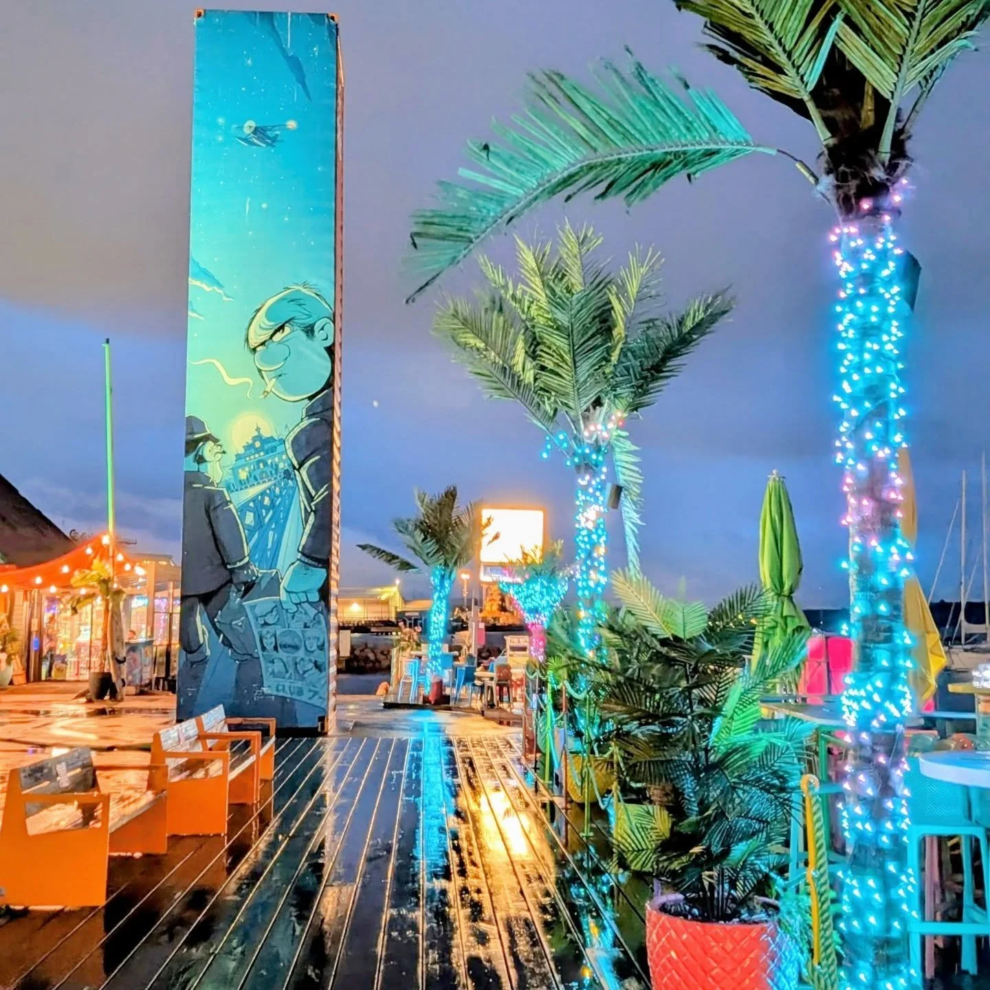 Driftslogg &ndash; Kongen Marina

Posisjon: Frognerkilen
Breddegrad: 59.9085&deg; N
Lengdegrad: 10.7080&deg; E
Tidspunkt: 9. oktober-ish, antagelig rett etter noe som skjedde.
Status: Fortsatt flytende, delvis opplyst og mildt forvirret, men p&aring;