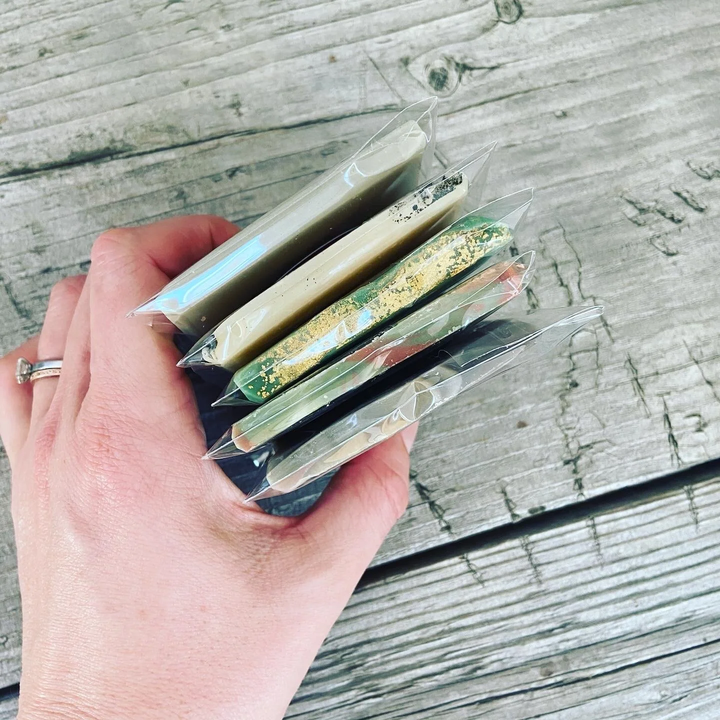 4AEA8CEE-EB25-4095-B832-848479FAC878