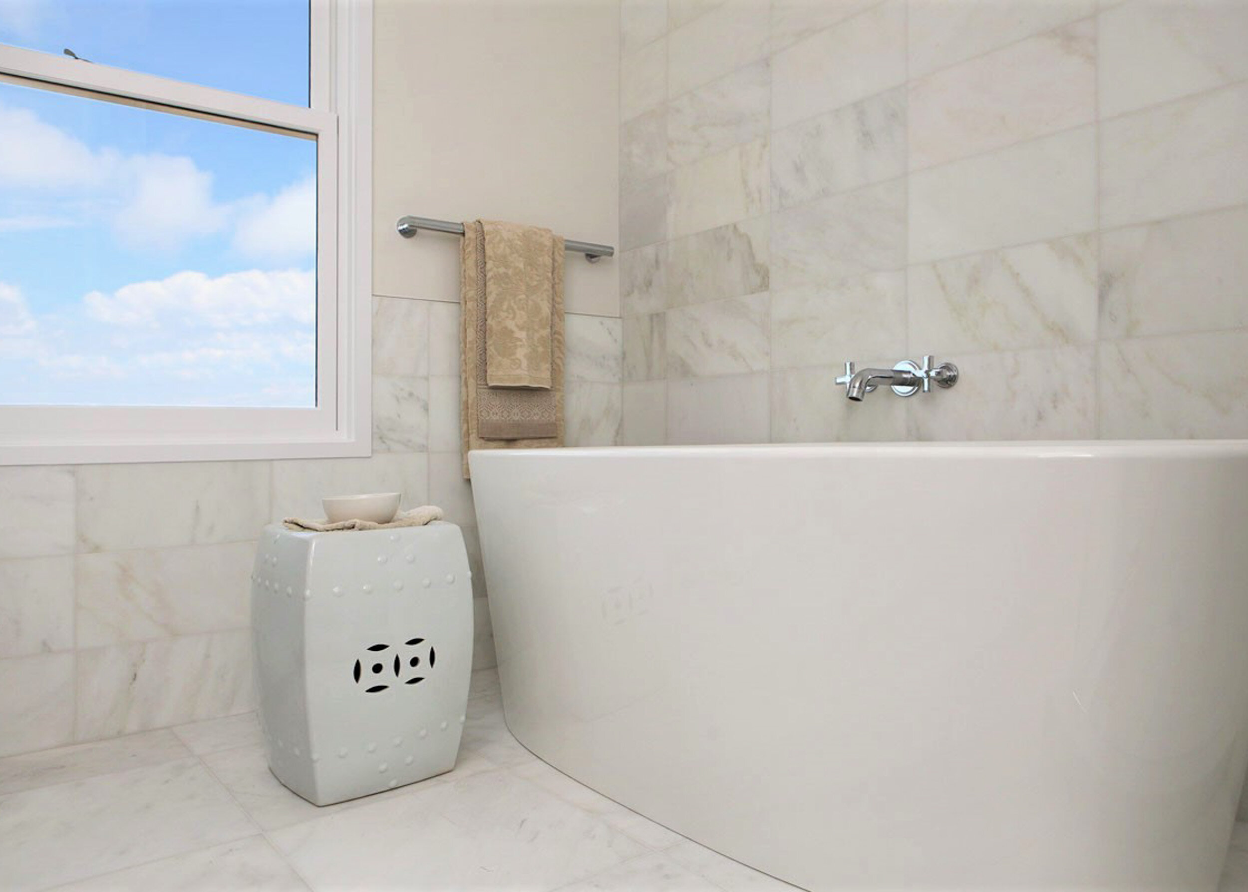 free standing tub_.jpg