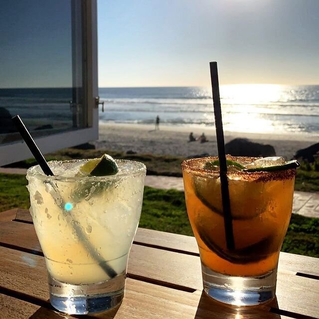 It's time for a cocktail with a view at @jakesdelmar. Keep tagging us in your photos to get featured! #VisitDelMar

Photo by @cleaneatsandsexisips