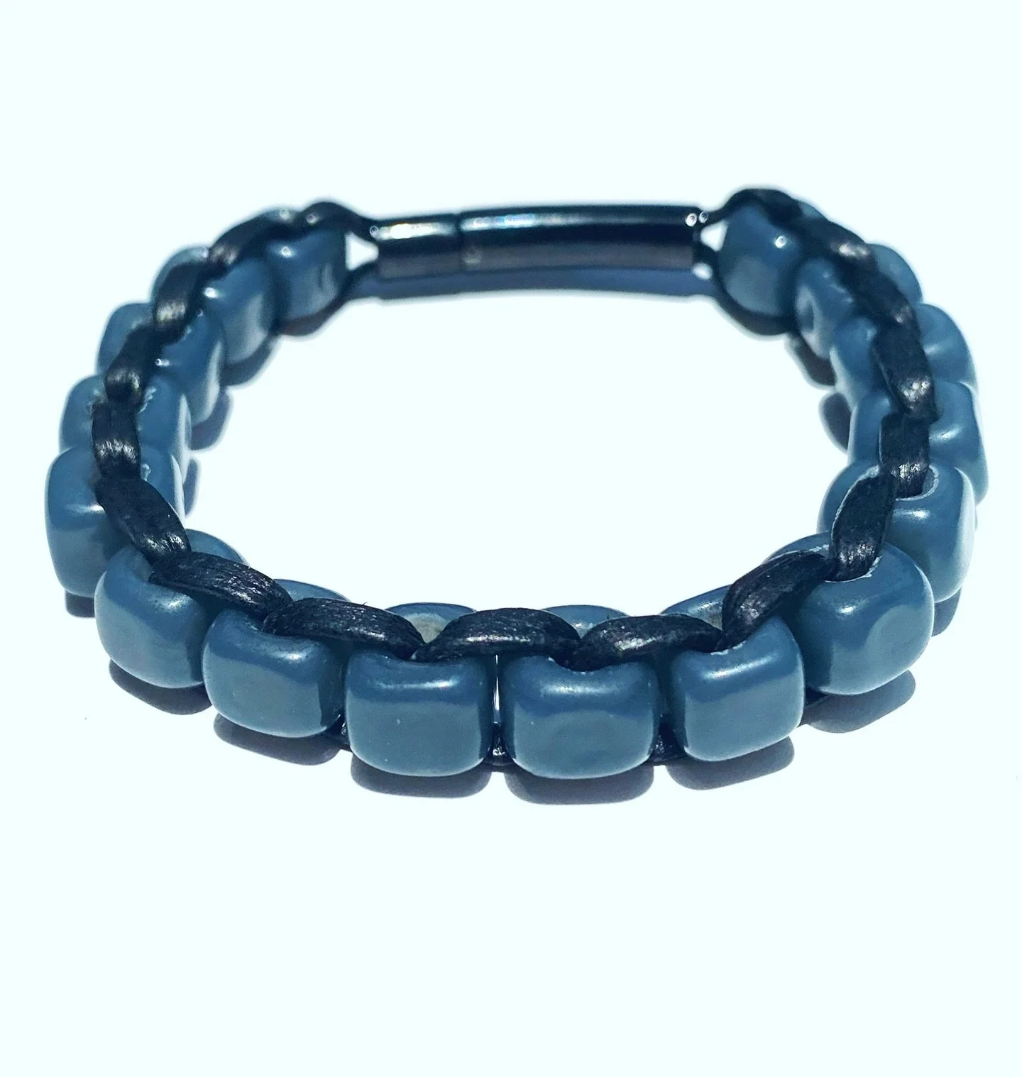 Streetwear on the move..
#glassjewelry #menswear #notjustformen #glassartaruba