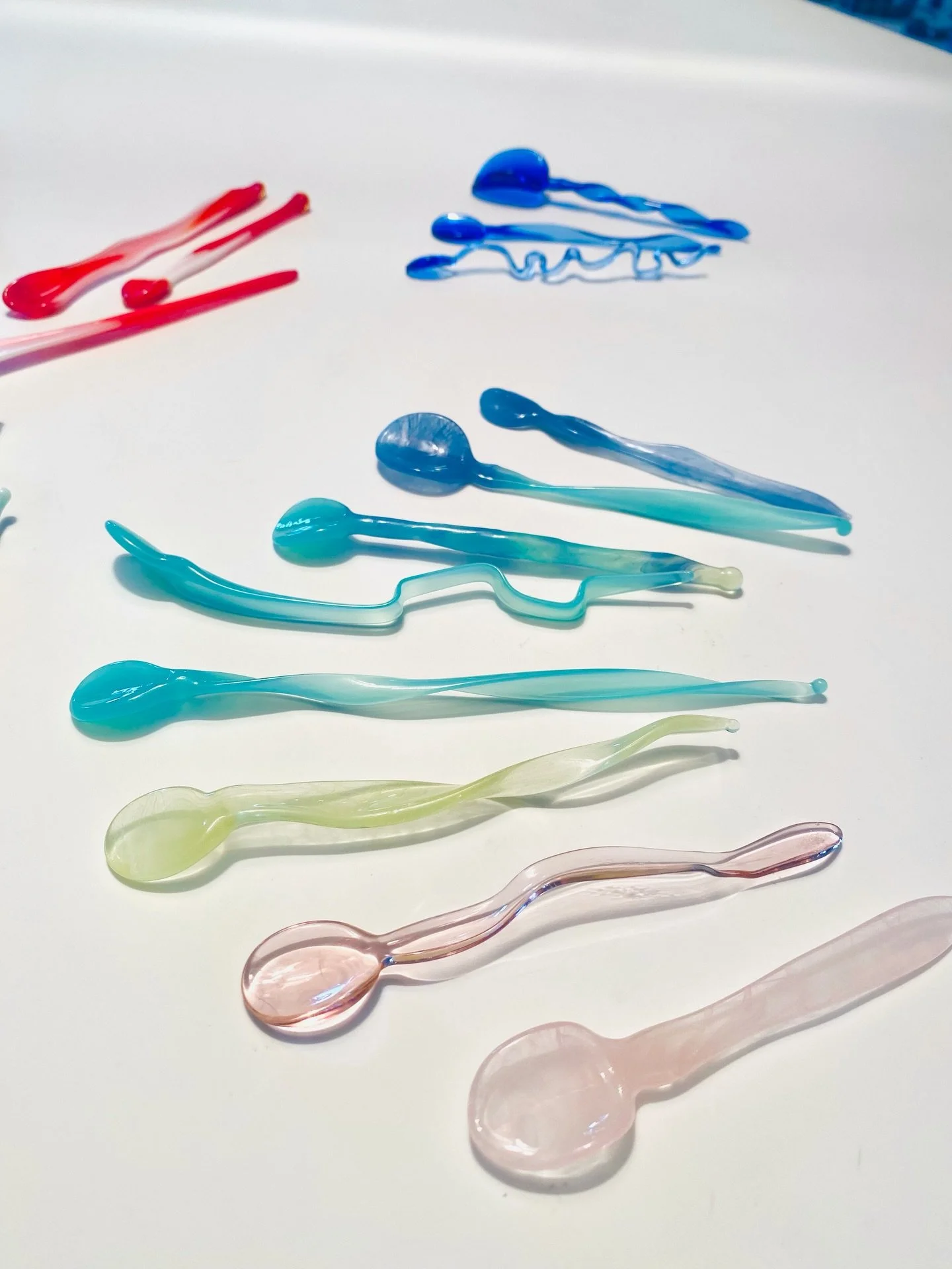 Stir it Up! Even when you drink your coffee black..

#glassartaruba  #glassstudio