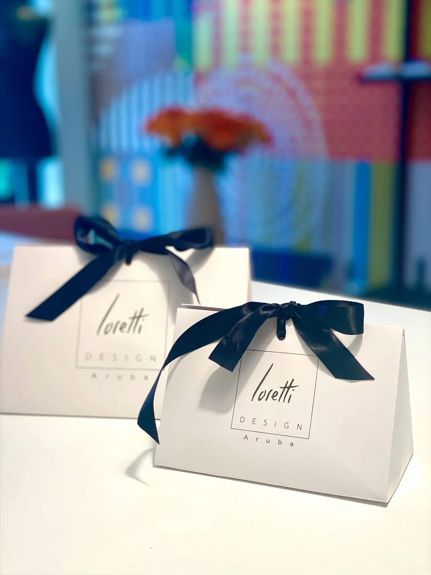 Created with Fire, Packaged with Intention, Shared with Love.
We&rsquo;re suckers for gift packaging🤩

#artjewelry #glassart #glassstudio