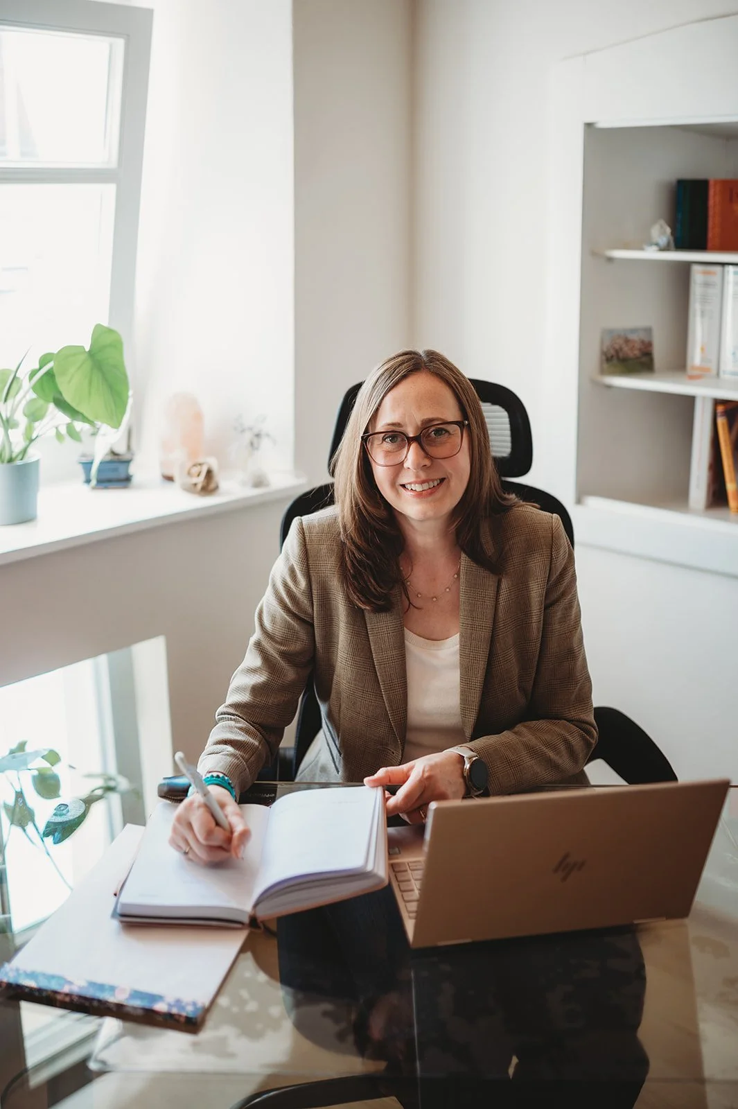 Dr. Alicia Rozycki offers online military therapy for veterans.