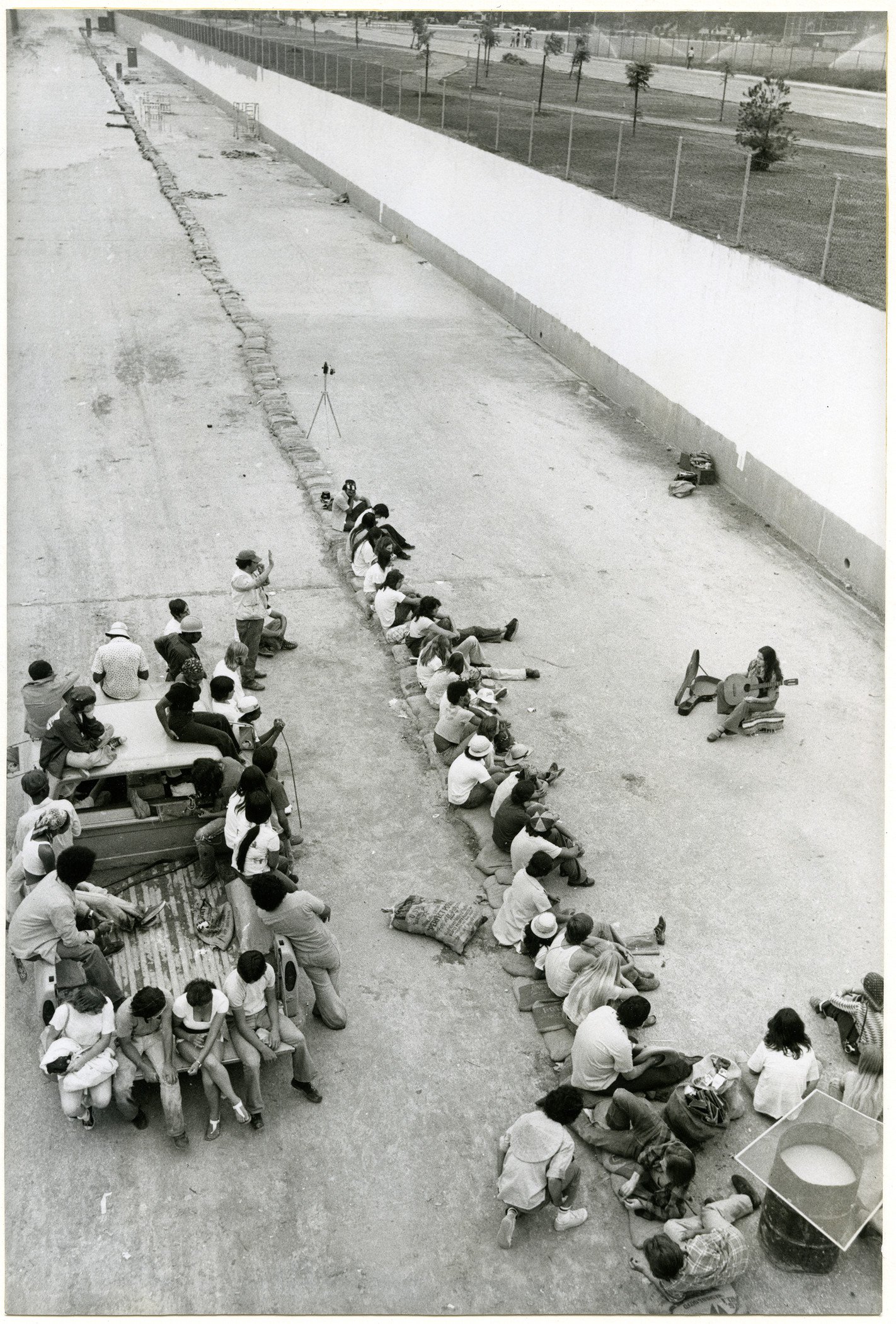  Aerial view of a music performance at&nbsp; The Great Wall of Los Angeles ,&nbsp;© SPARC 1981, courtesy of Judith F. Baca and the SPARC archives. Photo: Linda Eber, 1981.&nbsp; 