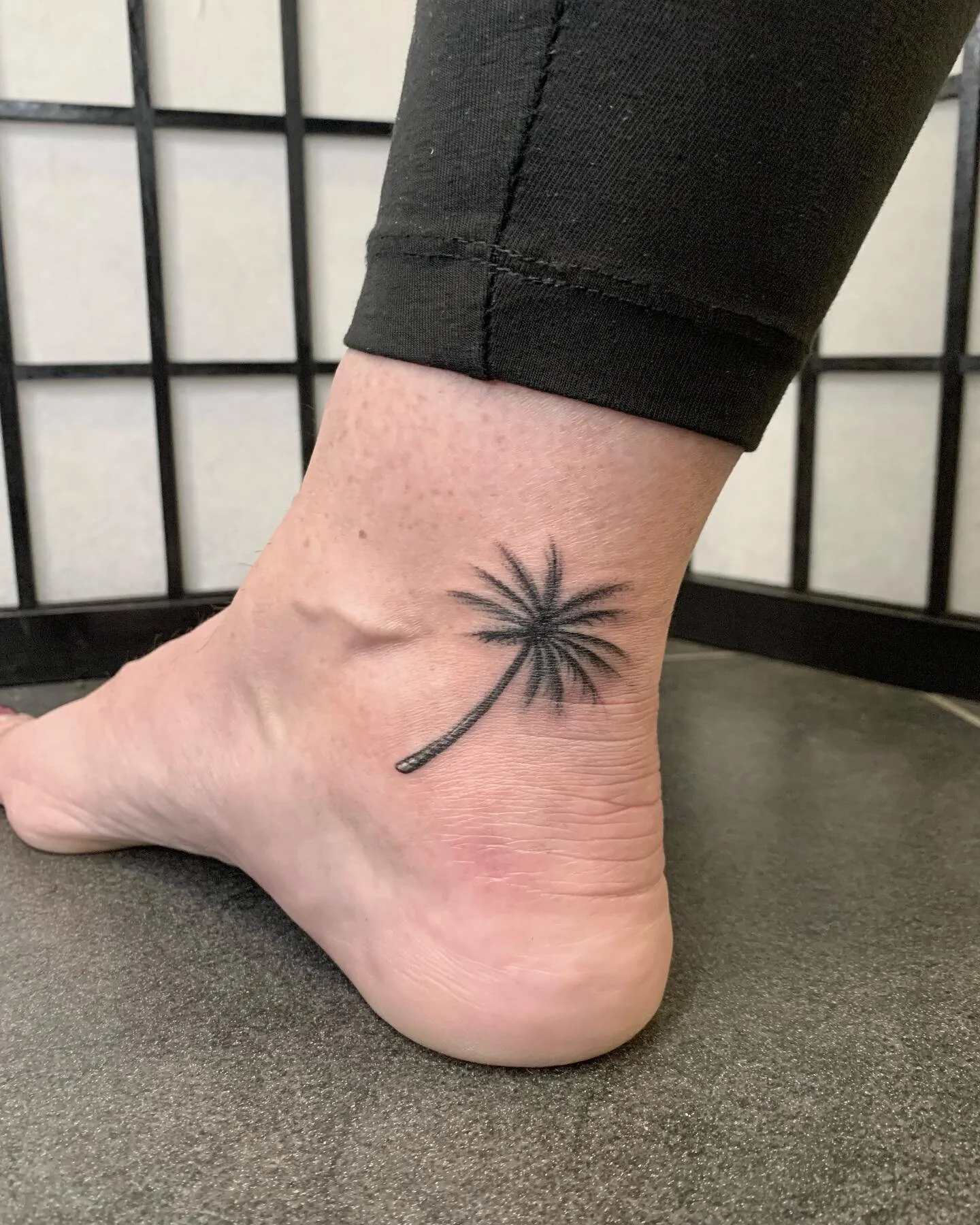 🌴

@freebirdtattoos 

#artistsoninstagram #blackandgrey #blackwork #blackworktattoo #draw #uktattooartists #ink #inked #inkedup #instaart #tattoo #tattooart #tattoodo #tattooed #inked #inkedmagazine #tattooer #tattoogirl #tattooidea #tattooideas #ta