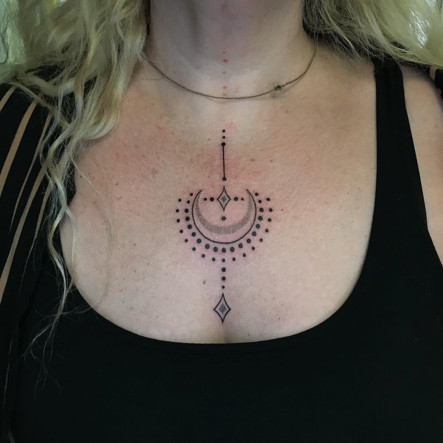 Done for @keekie4 today🌙 Thank you for your continued support mate👊🏼🙏🏼

Direct message if your interested in something similar.

@freebirdtattoos 

-
-
-

@dotwork_tattooers 
#dotwork_tattooers#dotworktattoo#mandalatattoo#mandala#mandalas#mandal