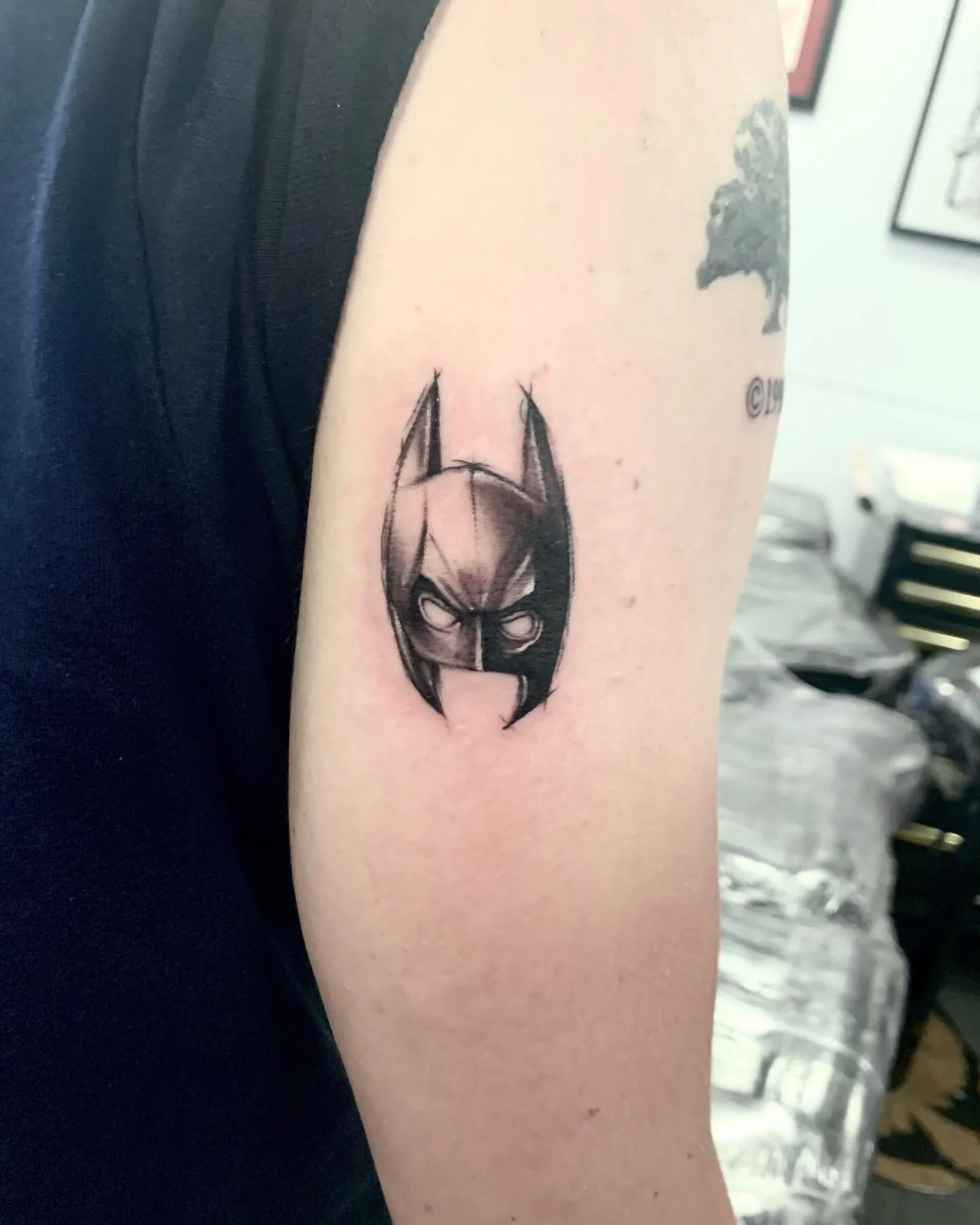 @thebatman 

@freebirdtattoos 

Created using - @dynamiccolor @kwadron @bishoprotary @criticaltattoosupply 

#batman #blackandgrey #blackandgreyrealism #apprentice #apprenticetattoo &ldquo;superhero #joker #thejoker #darkknight