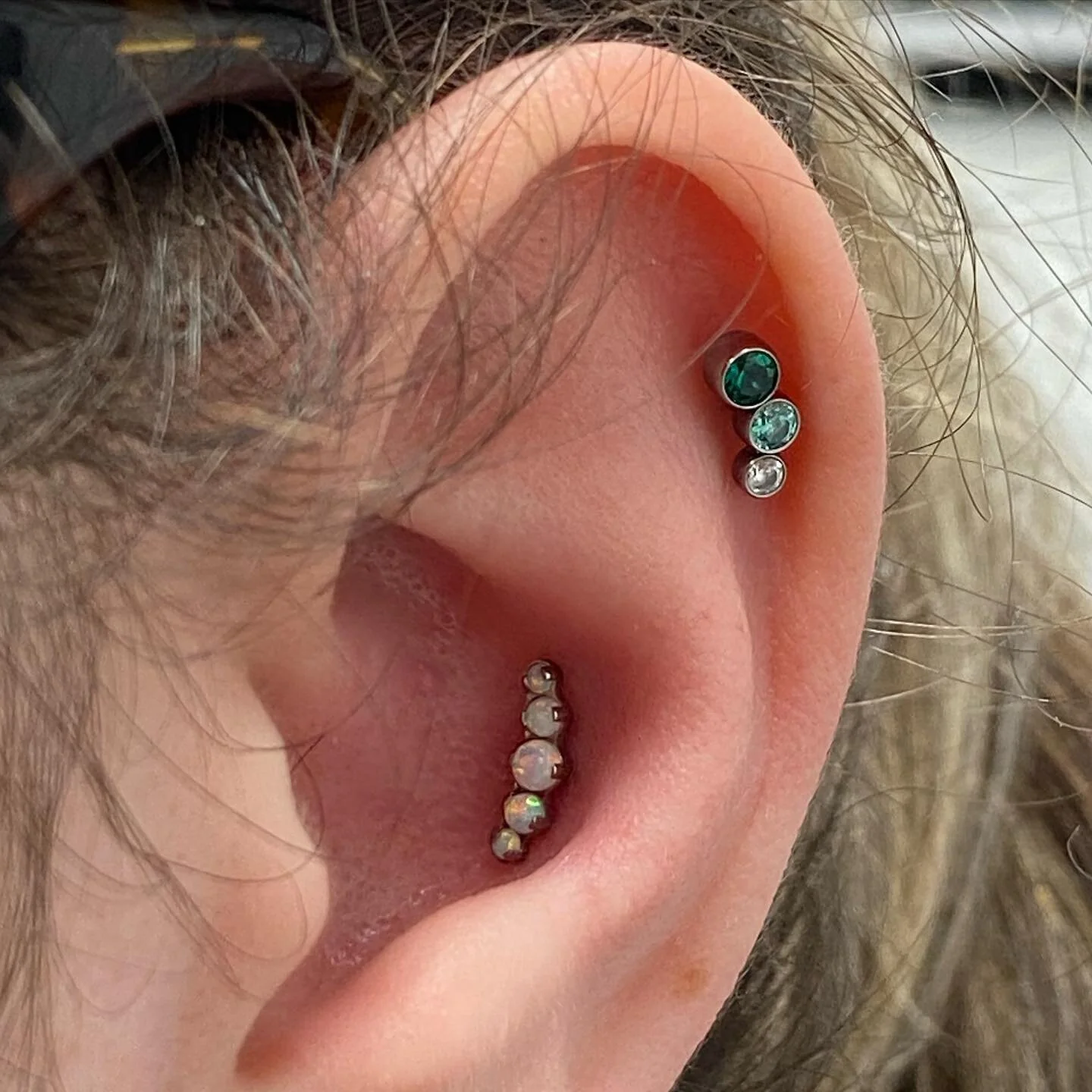 Healed conch and helix. Jewellery from @industrialstrength / @anatometalinc 🙏🏼