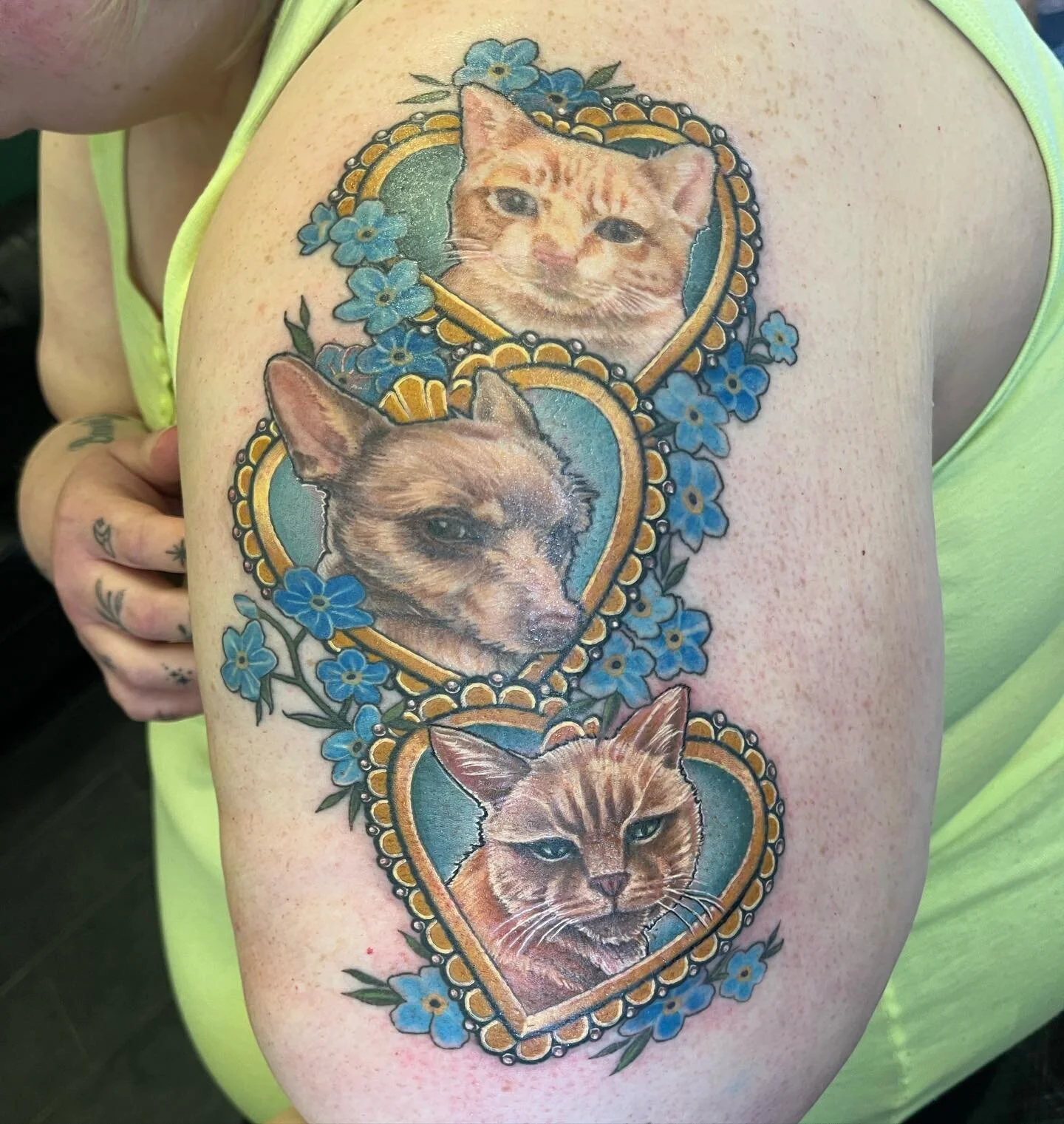 I finished off this piece for Rachal, some healed, some fresh. Thank you lovely 🙏🏻💚