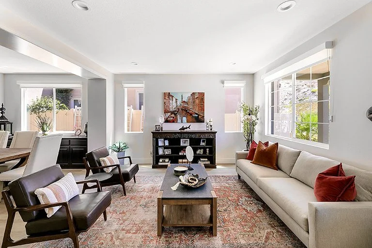 Walt Ct. Livingroom 2.jpg