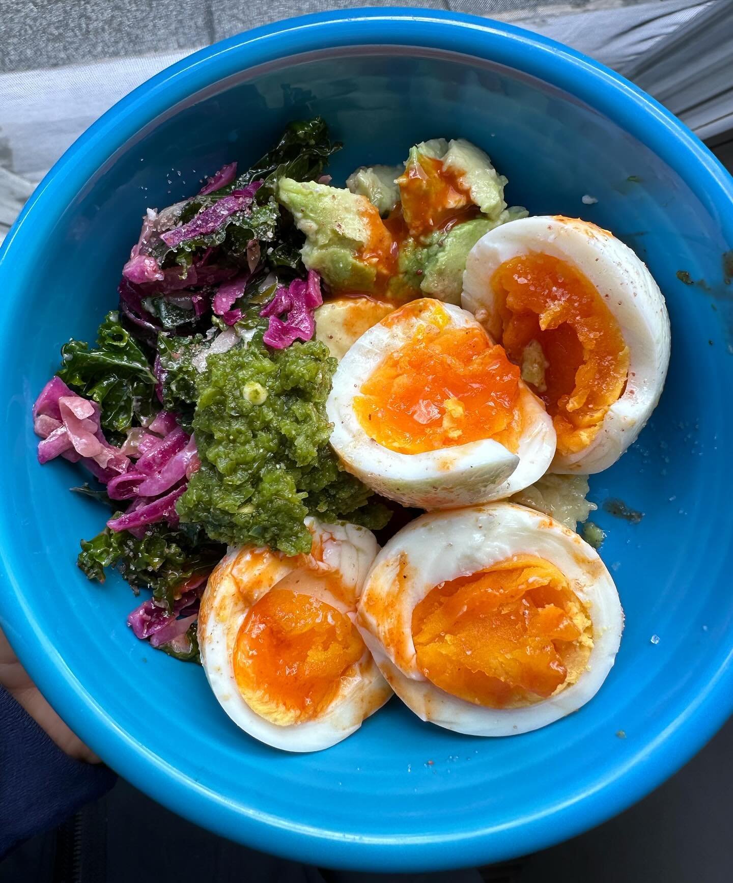 Here&rsquo;s one simple thing that everyone can do for metabolic health👇🏻

Emphasize protein and fats for the first meal of your day. Carbs are welcomed, but it&rsquo;s best if they aren&rsquo;t the main macronutrient of your first meal. By structu